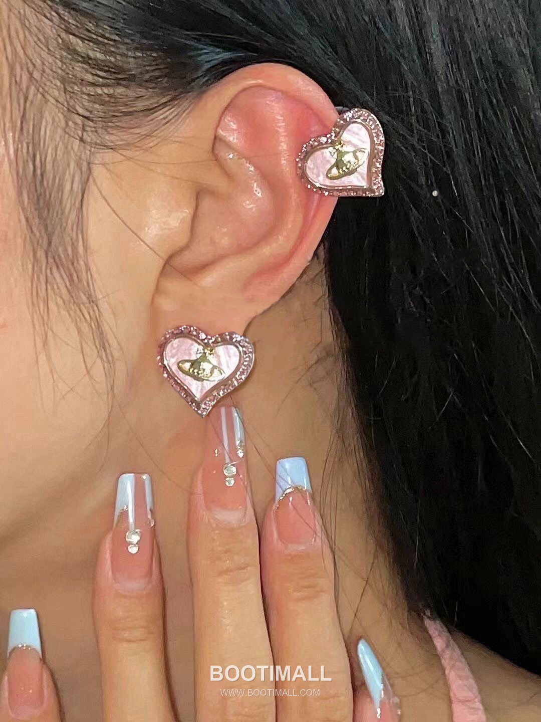 Vivienne Westwood Heart Orb Crystal Brass Gold Plated Stud Earring with Saturn Pendant Detail 비비안웨스트우드 하트 오브 크리스탈 황동 골드도금 스터드 이어링 새턴 펜던트 디테일 1