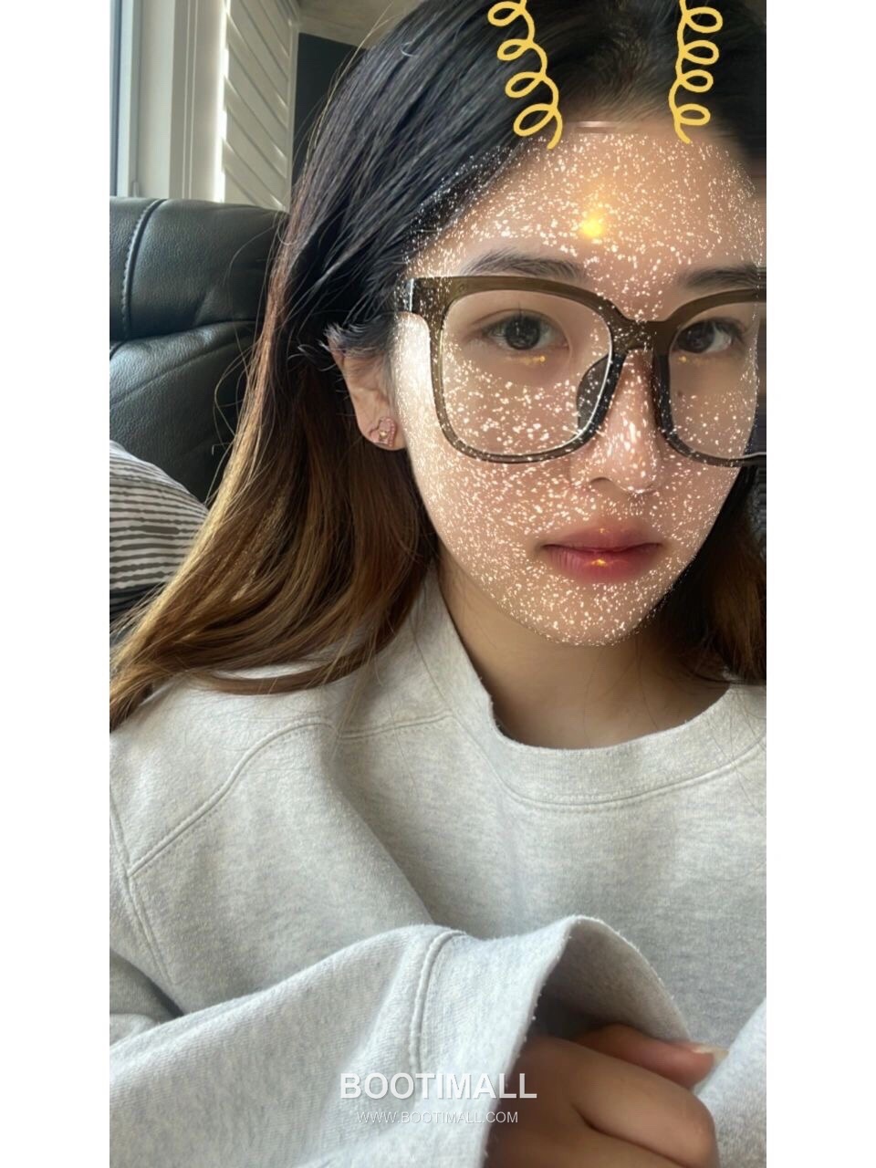 Vivienne Westwood Heart Orb Crystal Brass Gold Plated Stud Earring with Saturn Pendant Detail 비비안웨스트우드 하트 오브 크리스탈 황동 골드도금 스터드 이어링 새턴 펜던트 디테일 5