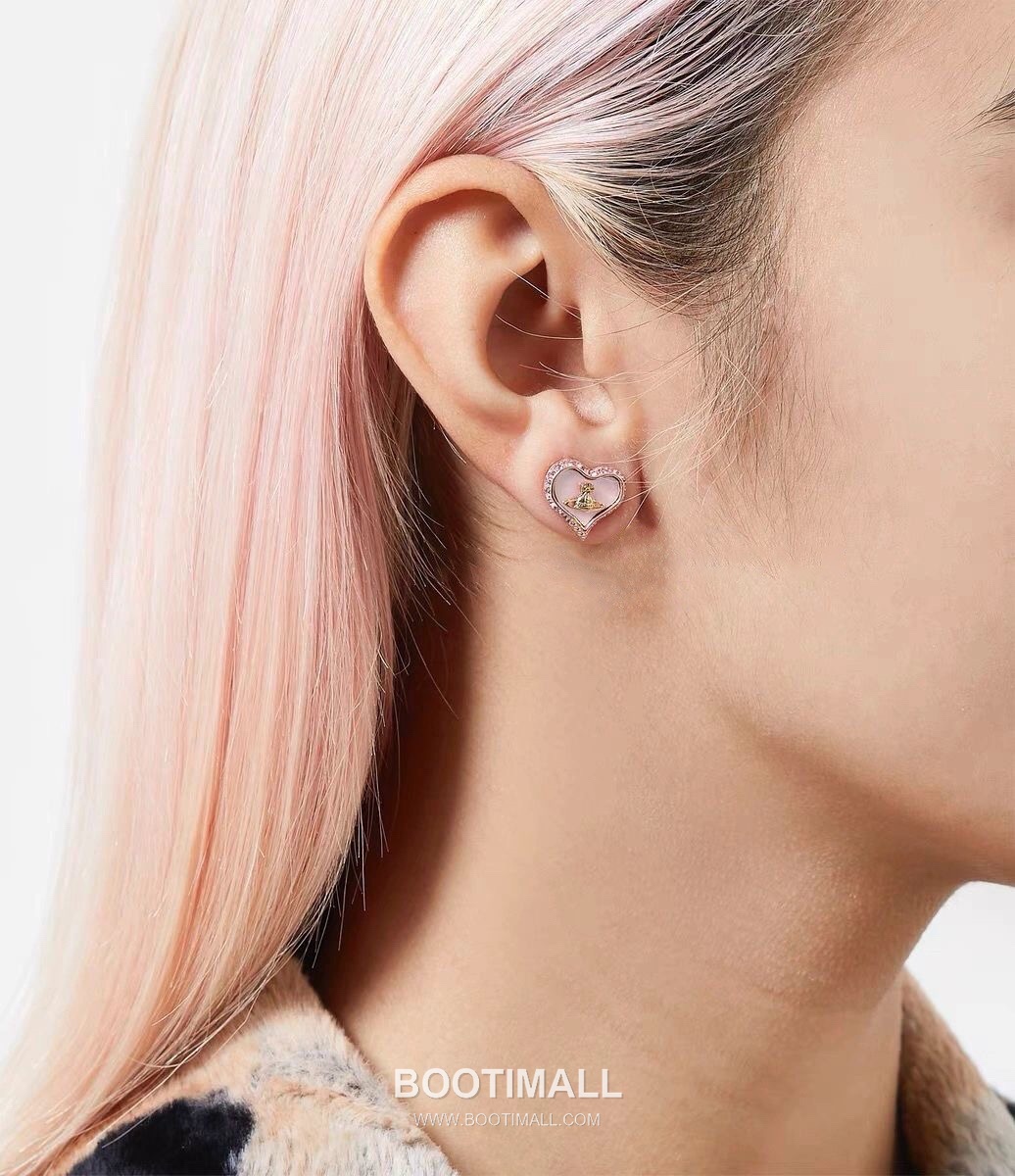 Vivienne Westwood Heart Orb Crystal Brass Gold Plated Stud Earring with Saturn Pendant Detail 비비안웨스트우드 하트 오브 크리스탈 황동 골드도금 스터드 이어링 새턴 펜던트 디테일 6