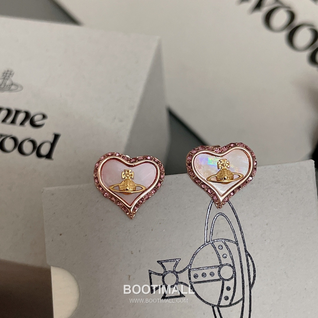 Vivienne Westwood Heart Orb Crystal Brass Gold Plated Stud Earring with Saturn Pendant Detail 비비안웨스트우드 하트 오브 크리스탈 황동 골드도금 스터드 이어링 새턴 펜던트 디테일 12