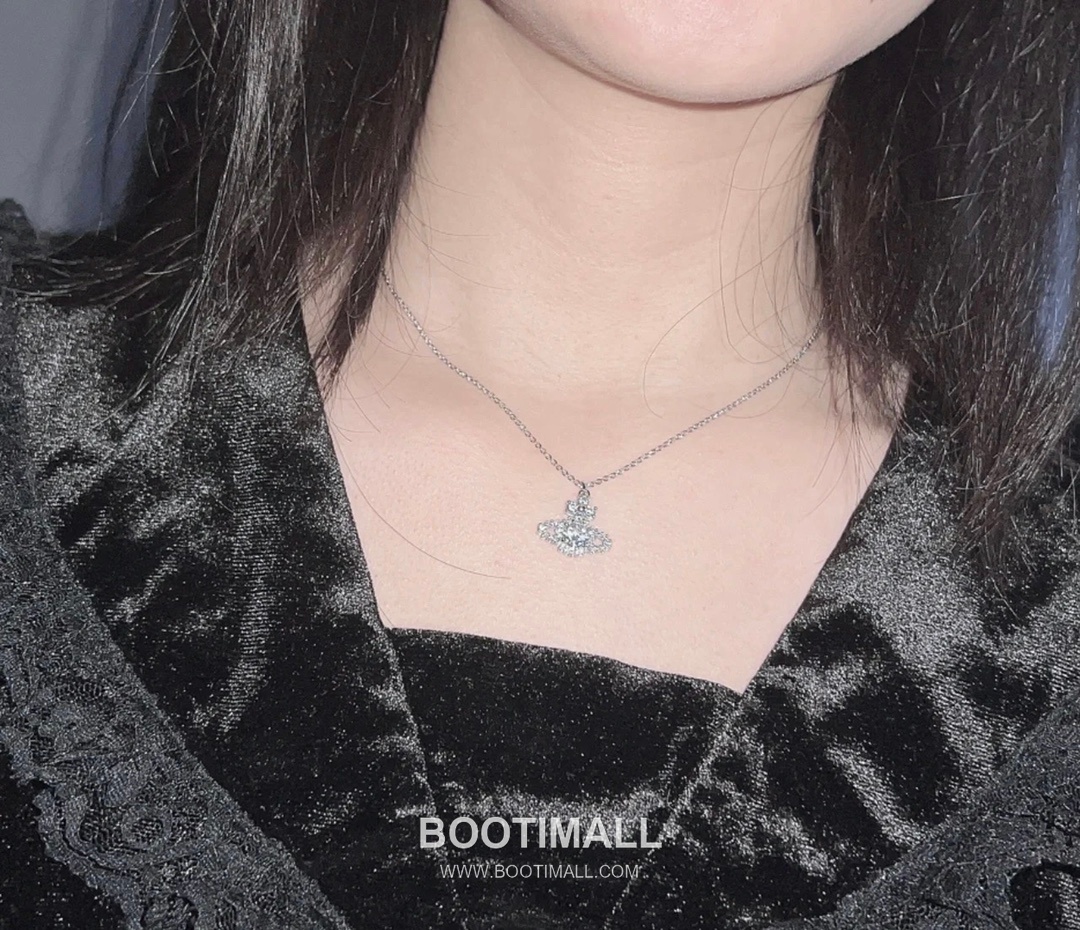 Vivienne Westwood Orb Full Crystal Brass Gold Plated Necklace with Saturn Pendant 비비안웨스트우드 오브 풀 크리스탈 황동 골드도금 네클리스 새턴 펜던트 4