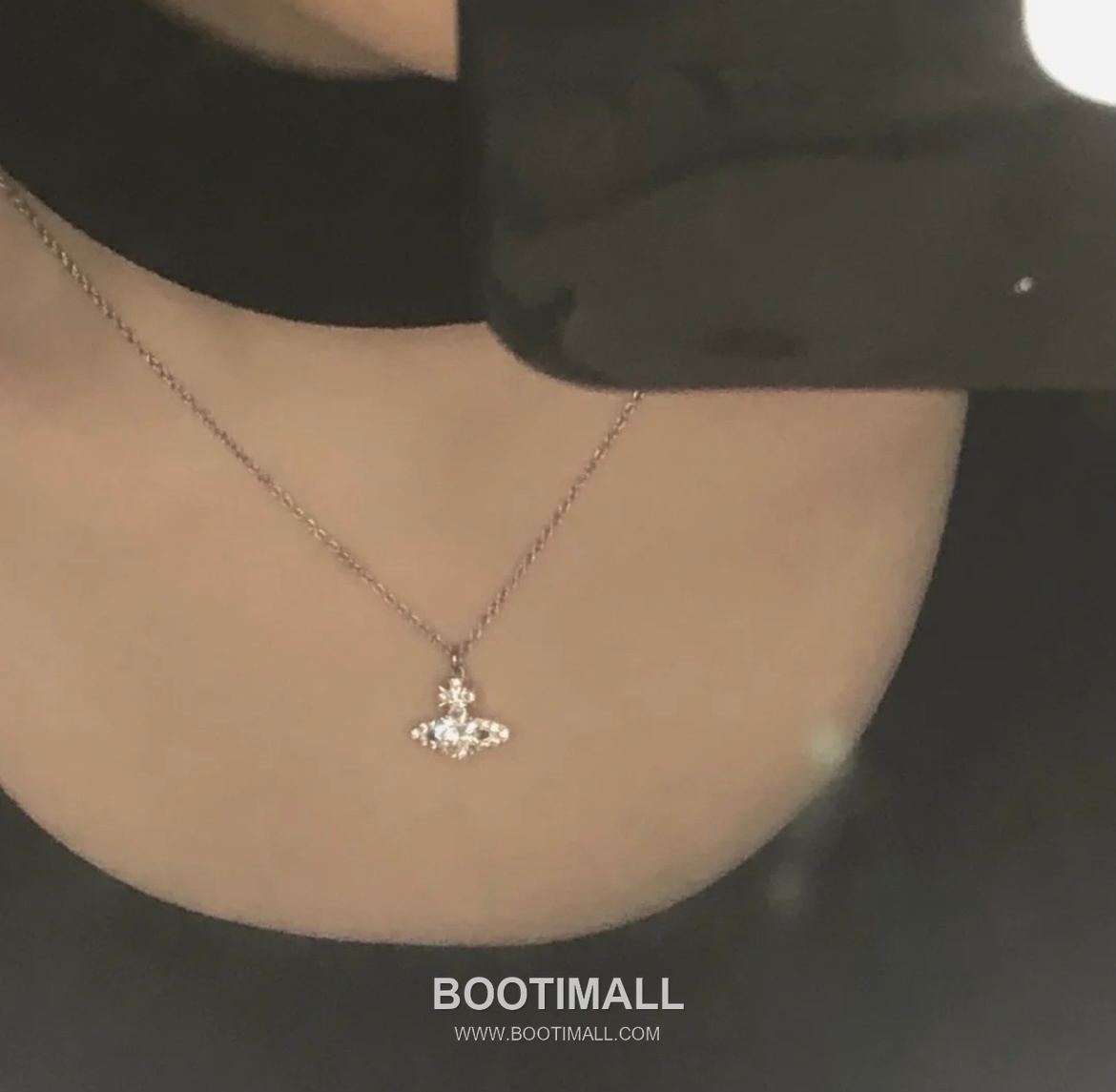 Vivienne Westwood Orb Full Crystal Brass Gold Plated Necklace with Saturn Pendant 비비안웨스트우드 오브 풀 크리스탈 황동 골드도금 네클리스 새턴 펜던트 8