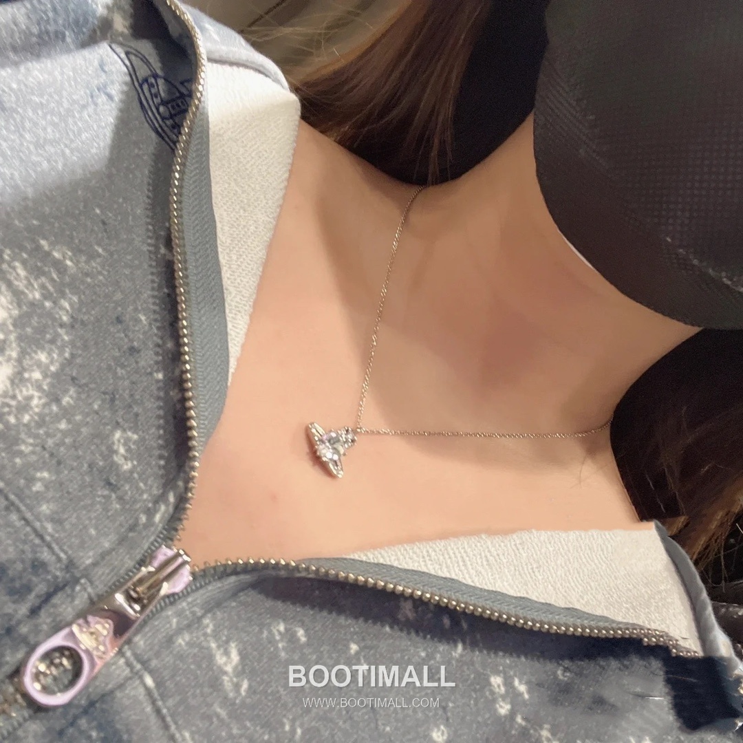 Vivienne Westwood Heart Orb Crystal Brass Gold Plated Necklace with Saturn Pendant 비비안웨스트우드 하트 오브 크리스탈 황동 골드도금 네클리스 새턴 펜던트 8