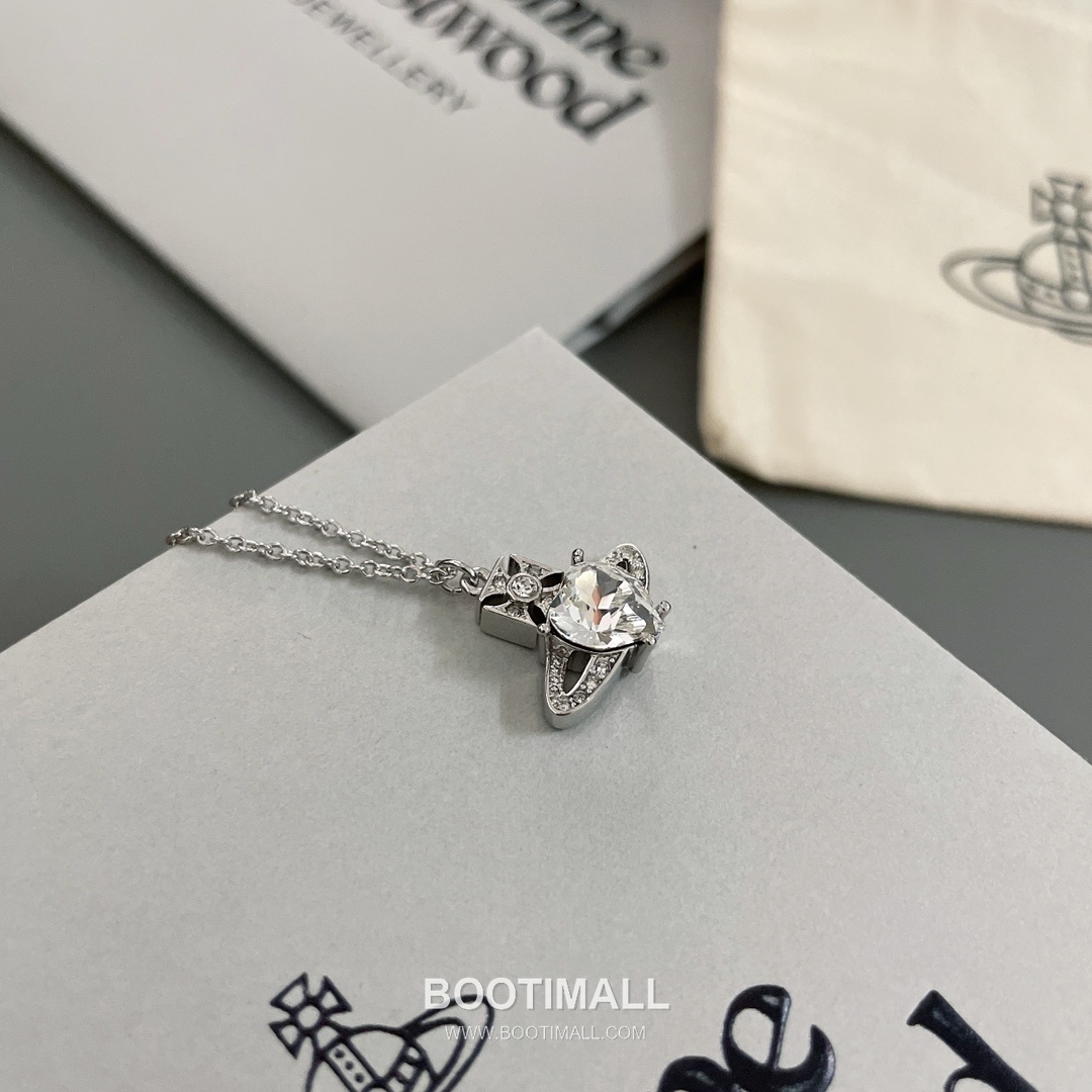 Vivienne Westwood Heart Orb Crystal Brass Gold Plated Necklace with Saturn Pendant 비비안웨스트우드 하트 오브 크리스탈 황동 골드도금 네클리스 새턴 펜던트 13