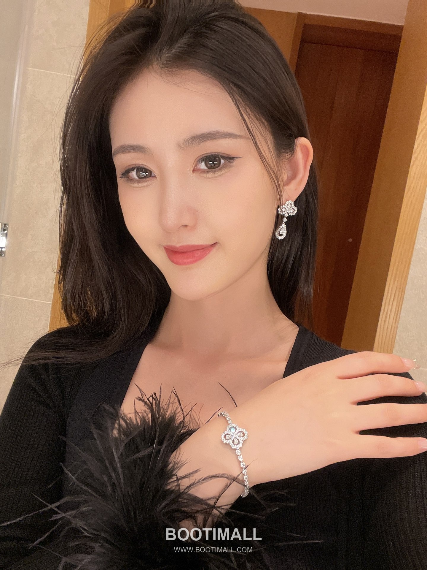 Harry Winston Loop Diamond Flower 18K White Gold Earring with Teardrop Detail 해리윈스턴 루프 다이아 플라워 18K 화이트골드 이어링 티어드롭 디테일 4