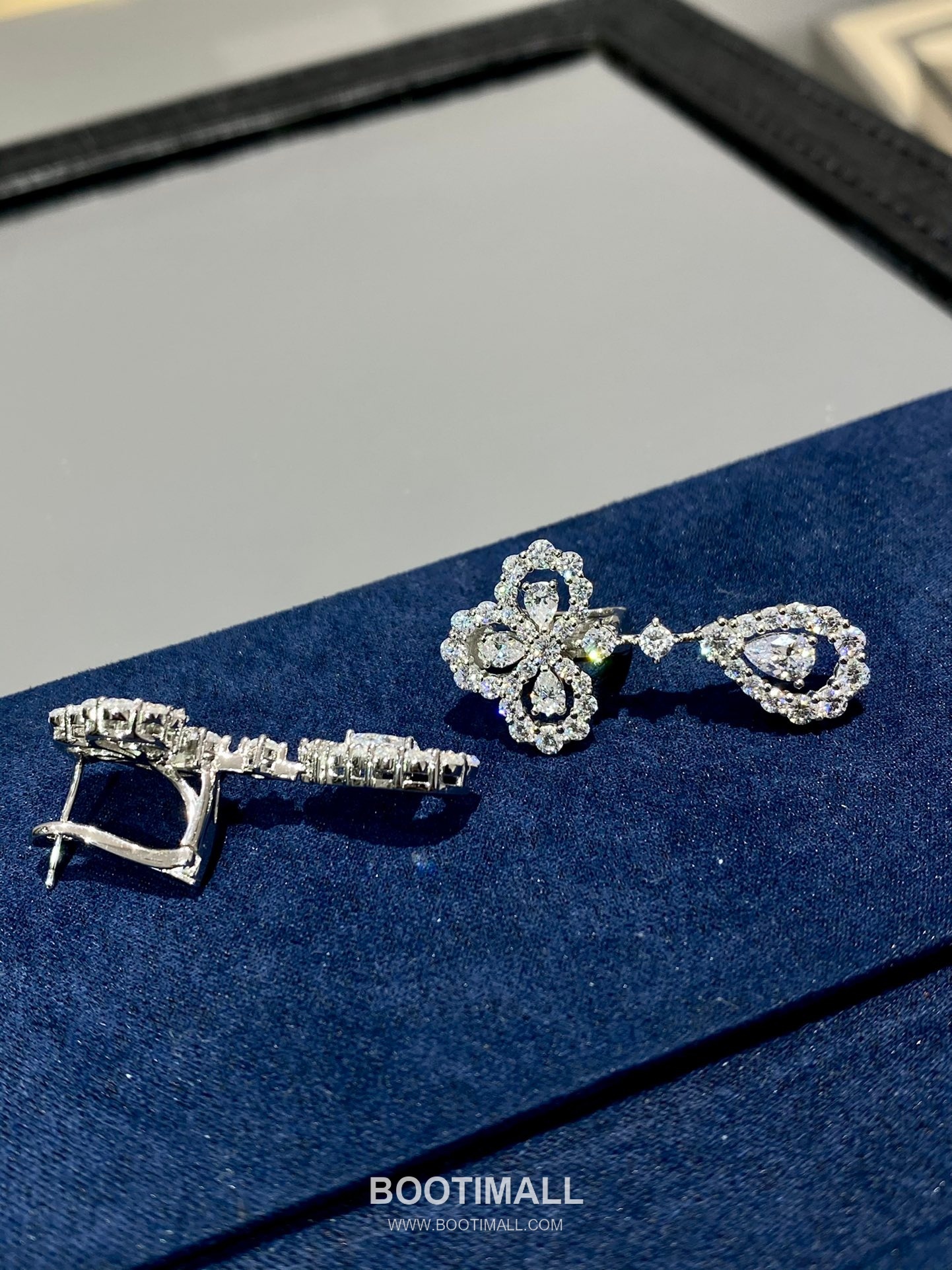 Harry Winston Loop Diamond Flower 18K White Gold Earring with Teardrop Detail 해리윈스턴 루프 다이아 플라워 18K 화이트골드 이어링 티어드롭 디테일 11