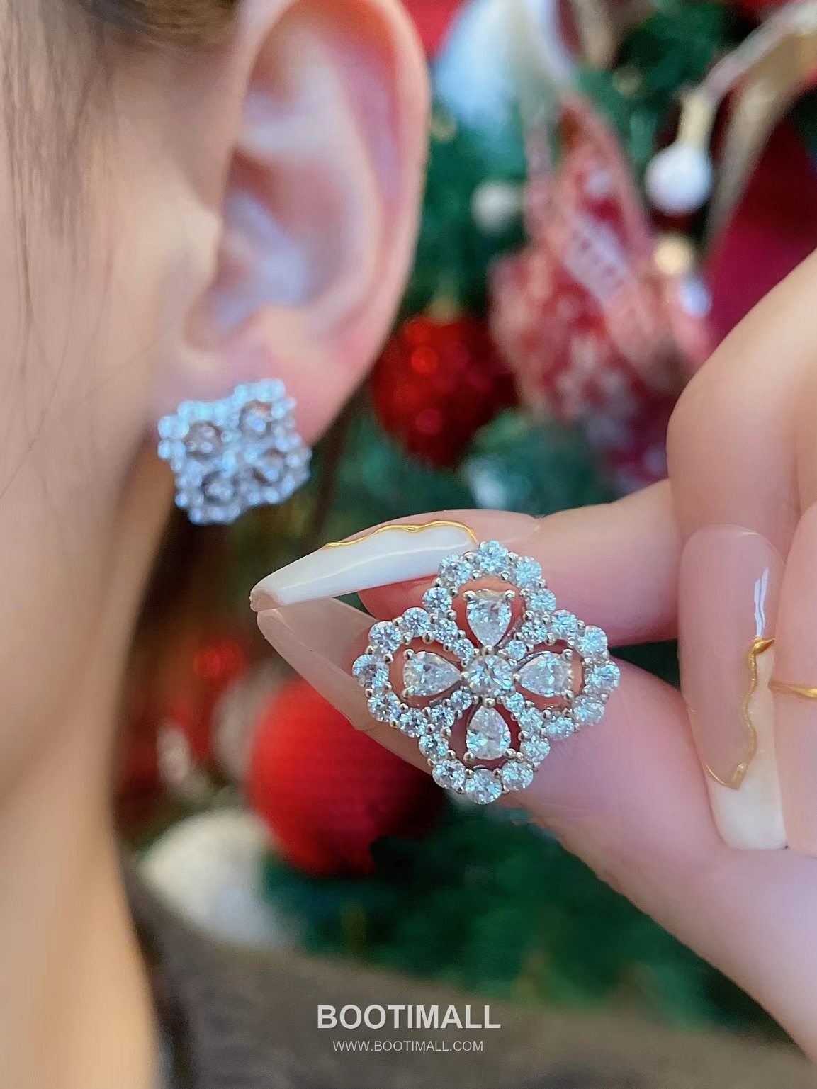 Harry Winston Diamond Loop Clover Sterling Silver 925 Gold Plated Stud Earring with Crystal Detail 해리윈스턴 다이아 루프 클로버 스털링 실버 925 골드도금 스터드 이어링 크리스탈 디테일 4