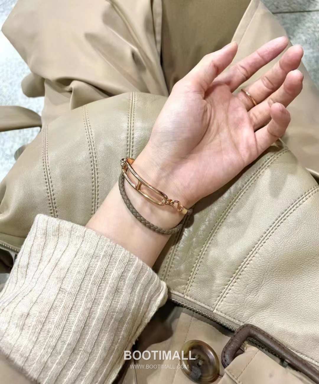 Hermes Double Layer Leather Bracelet with Metal Bar Detail 에르메스 더블 레이어 가죽 브레이슬릿 메탈 바 디테일 3