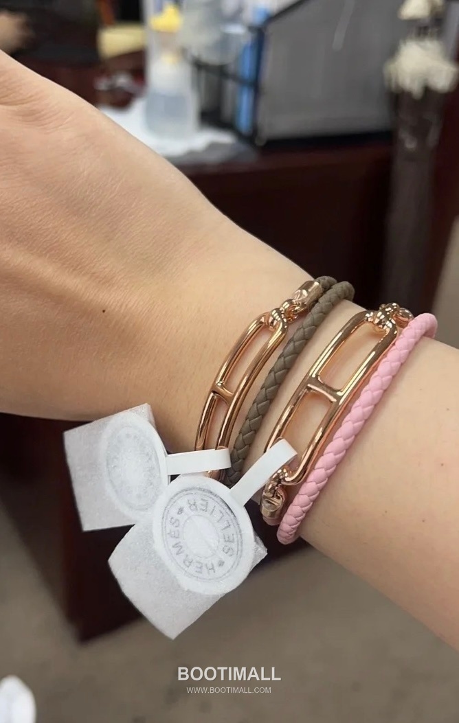 Hermes Double Layer Leather Bracelet with Metal Bar Detail 에르메스 더블 레이어 가죽 브레이슬릿 메탈 바 디테일 7