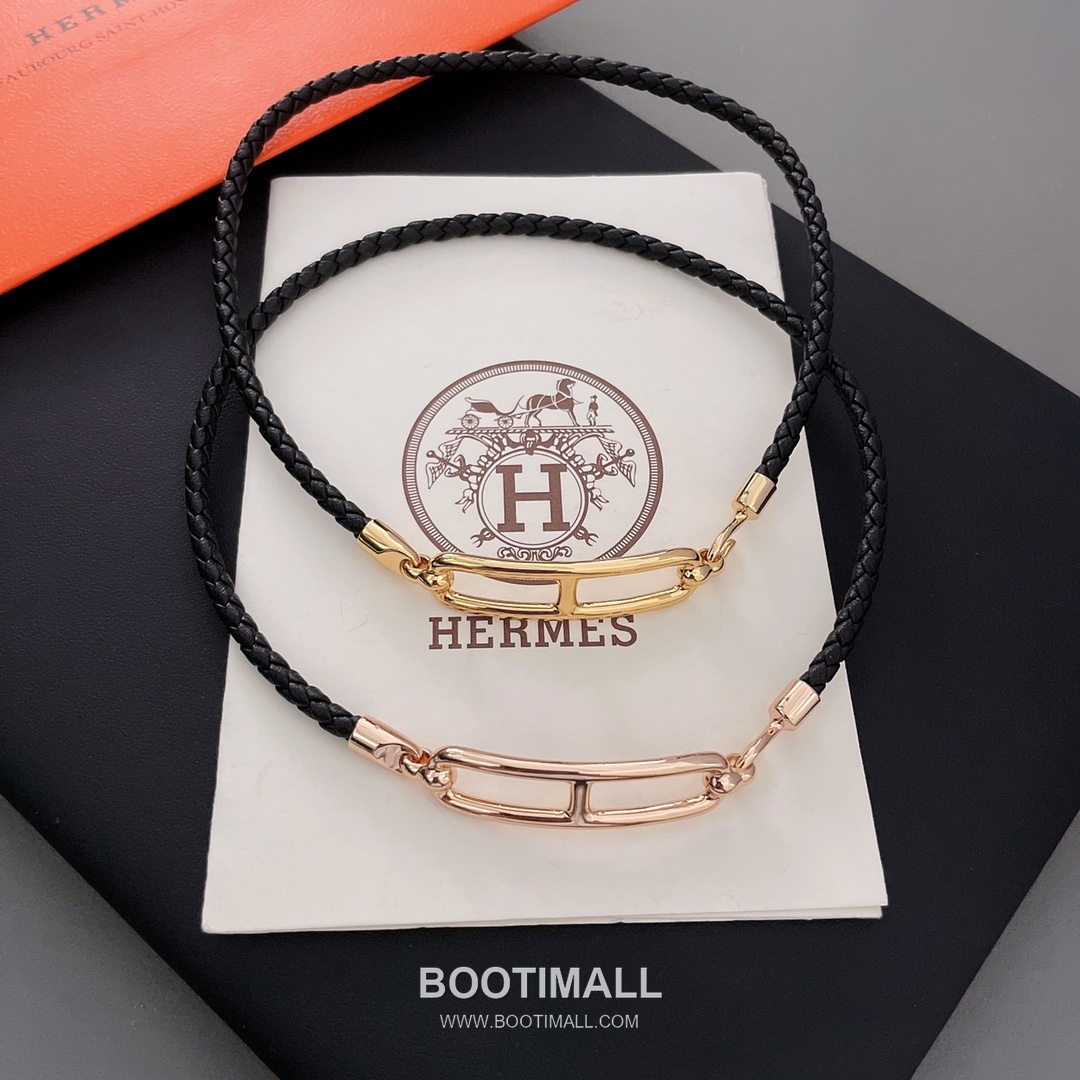 Hermes Double Layer Leather Bracelet with Metal Bar Detail 에르메스 더블 레이어 가죽 브레이슬릿 메탈 바 디테일 13