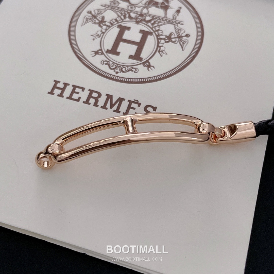 Hermes Double Layer Leather Bracelet with Metal Bar Detail 에르메스 더블 레이어 가죽 브레이슬릿 메탈 바 디테일 17