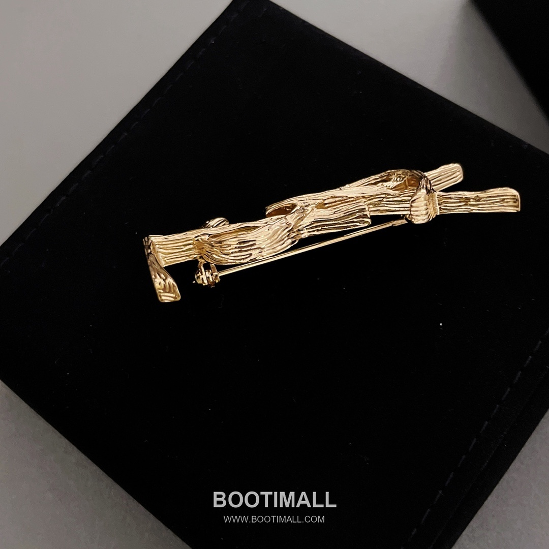 Saint Laurent Bark Texture Brass Gold Plated Brooch with Pin Clasp Detail 생로랑 바크 텍스처 황동 골드도금 브로치 핀 클래스프 디테일 7