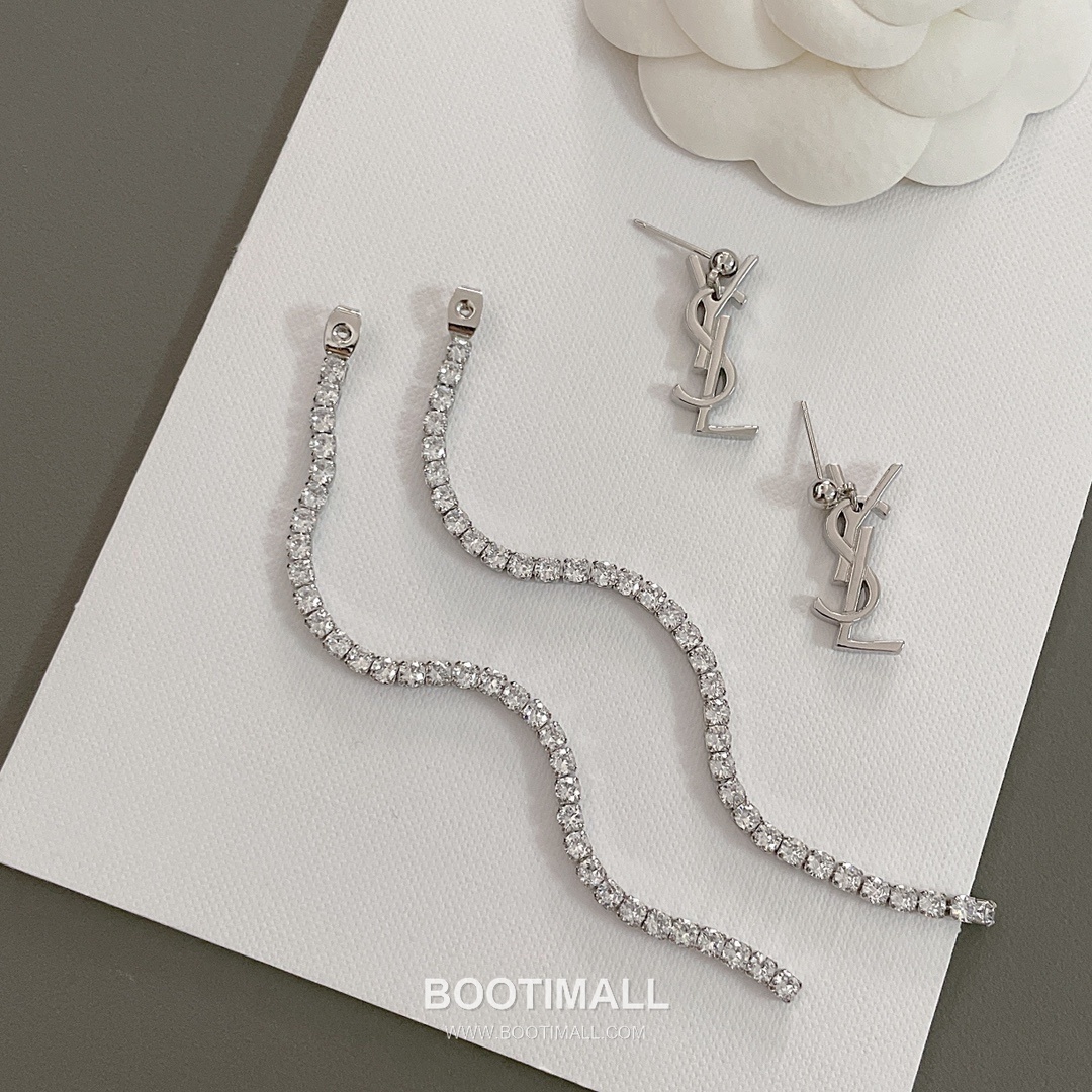 Saint Laurent Full Crystal Brass Gold Plated Stud Earring with Chain Pendant Detail 생로랑 풀 크리스탈 황동 골드도금 스터드 이어링 체인 펜던트 디테일 8