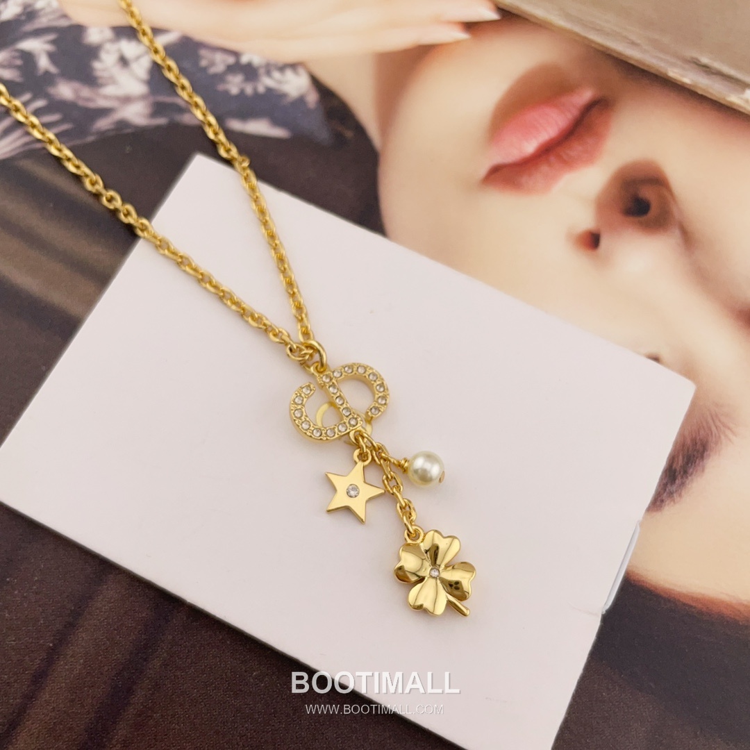 Dior CD Star Clover Pearl Brass Silver Plated Necklace with Crystal Pendant 디올 CD 스타 클로버 펄 황동 실버도금 네클리스 크리스탈 펜던트 3