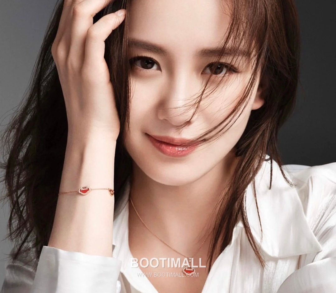 Qeelin Ruyi Carnelian Mother of Pearl Diamond 18K White Gold Necklace with Double Diamond Pendant 루이 카넬리안 자개 다이아 18K 화이트골드 네클리스 더블 다이아 펜던트 5