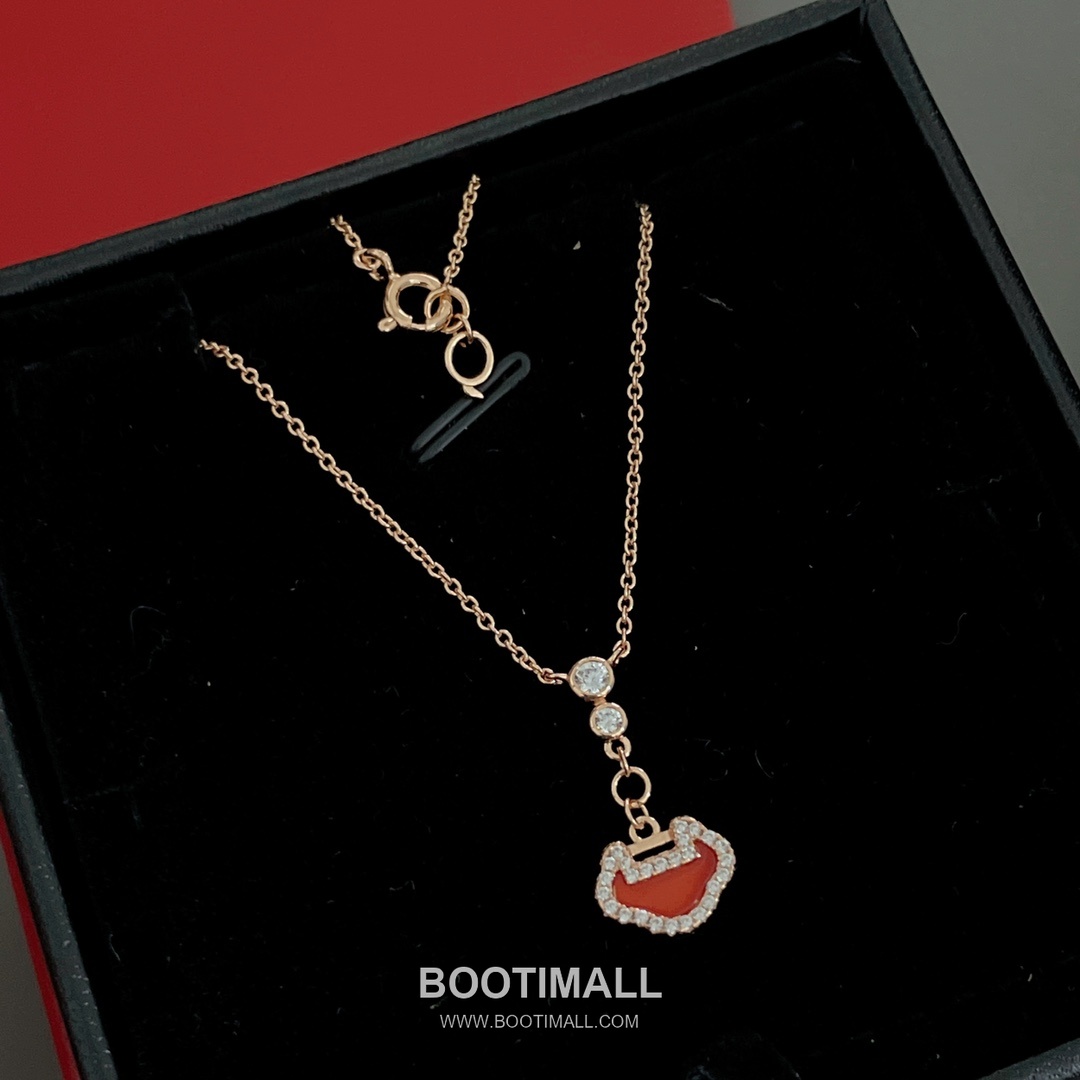 Qeelin Ruyi Carnelian Mother of Pearl Diamond 18K White Gold Necklace with Double Diamond Pendant 루이 카넬리안 자개 다이아 18K 화이트골드 네클리스 더블 다이아 펜던트 12