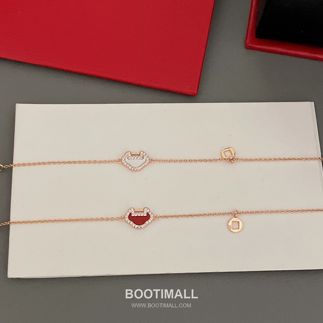 Qeelin Mini Ruyi Carnelian Mother of Pearl Diamond 18K White Gold Bracelet with Coin Charm 미니 루이 카넬리안 자개 다이아 18K 화이트골드 브레이슬릿 코인 참 디테일 13