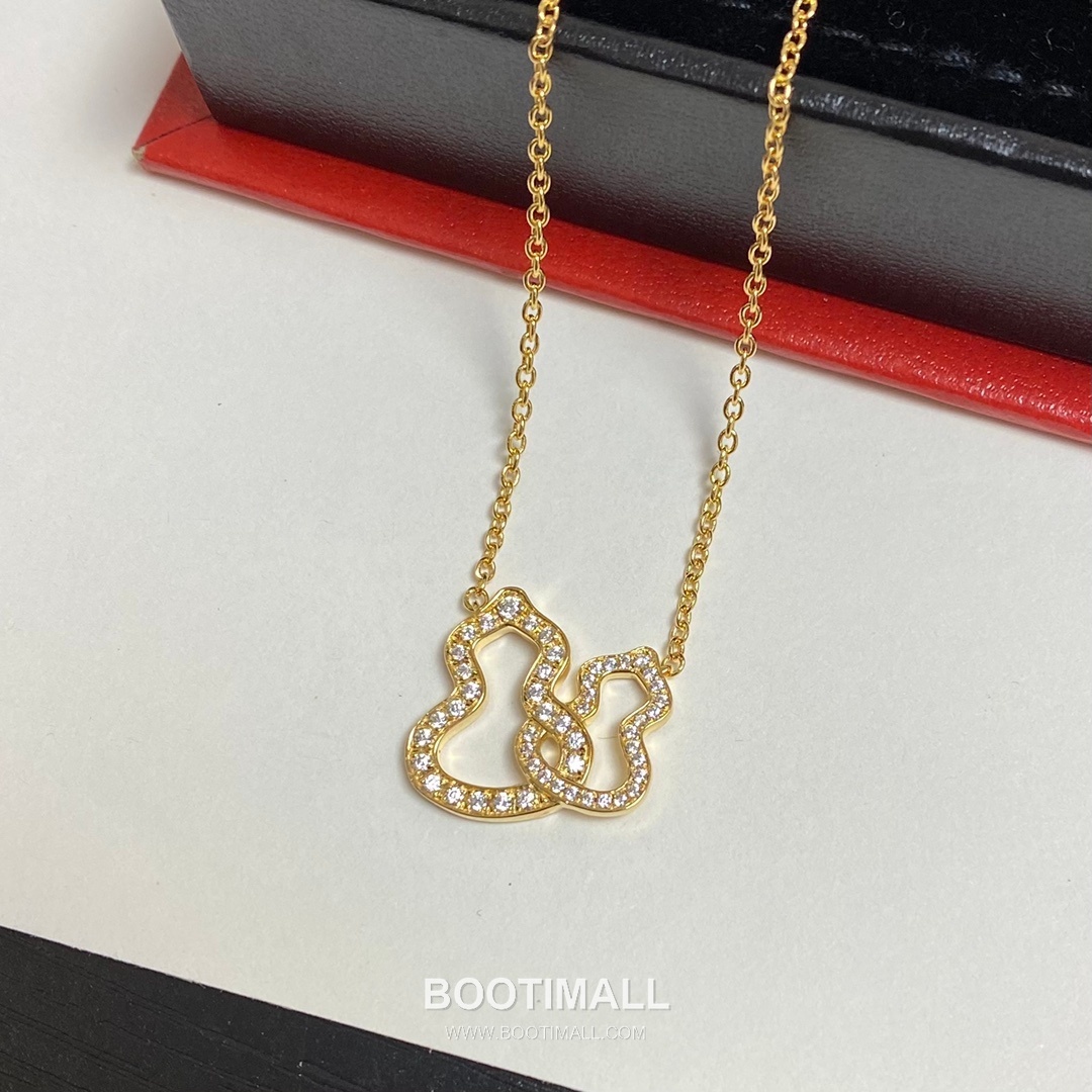 Qeelin Wulu Double Gourd Openwork Brass Gold Plated Necklace with Hollow Pendant 우루 더블 고드 오픈워크 황동 골드도금 네클리스 홀로우 펜던트 4
