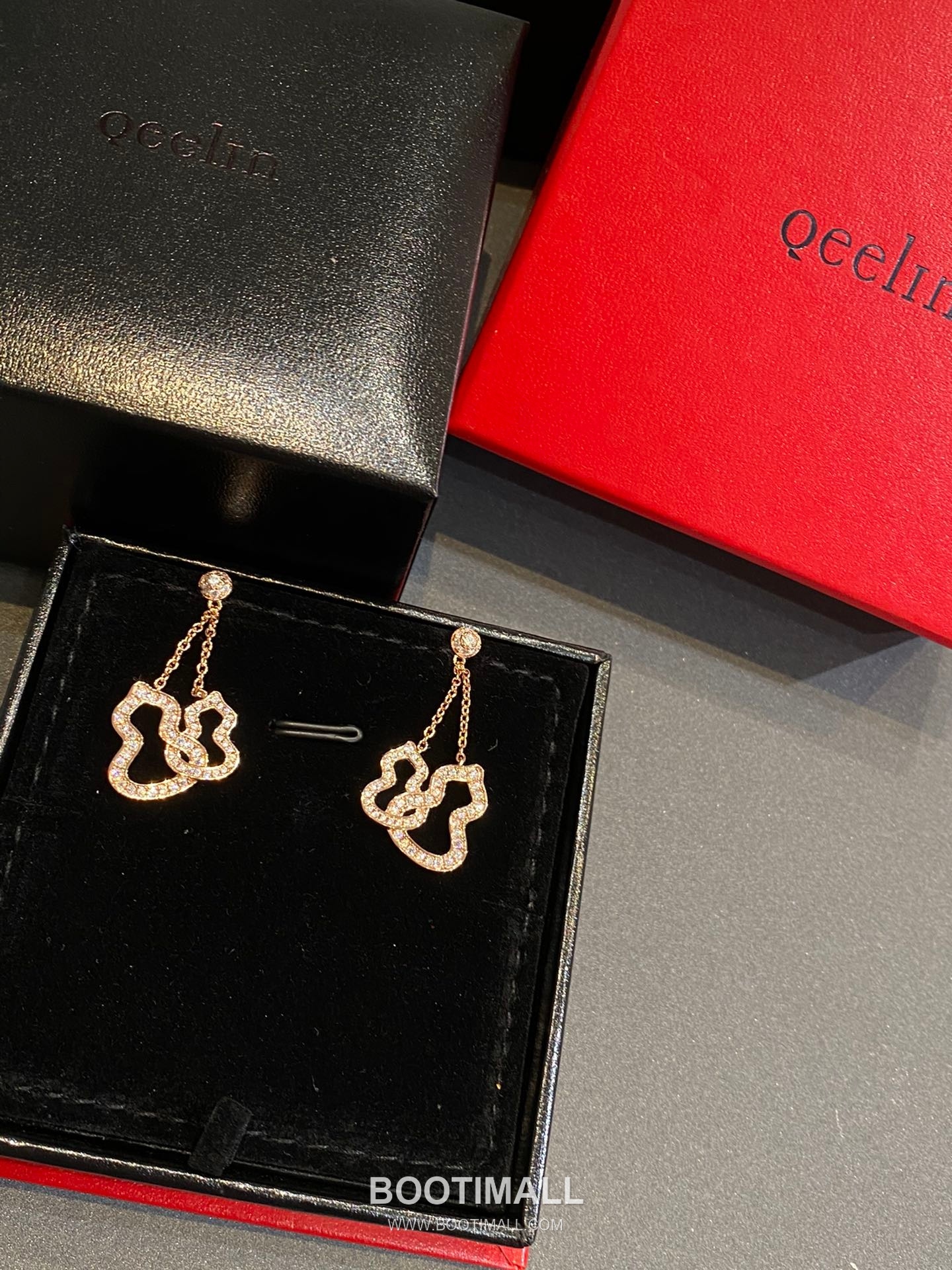 Qeelin Wulu Double Gourd Openwork Brass Gold Plated Drop Earring with Hollow Pendant 기린 우루 더블 고드 오픈워크 황동 골드도금 드롭 이어링 홀로우 펜던트 8