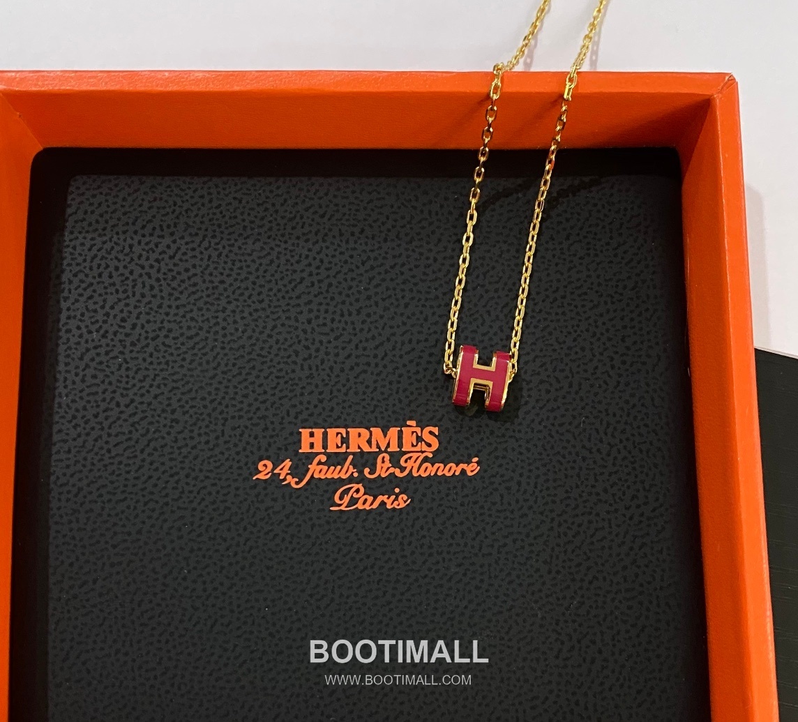 Hermes Mini Pop H Enamel Brass Gold Plated Necklace with Logo Pendant 에르메스 미니 팝 H 에나멜 황동 골드도금 네클리스 로고 펜던트 18
