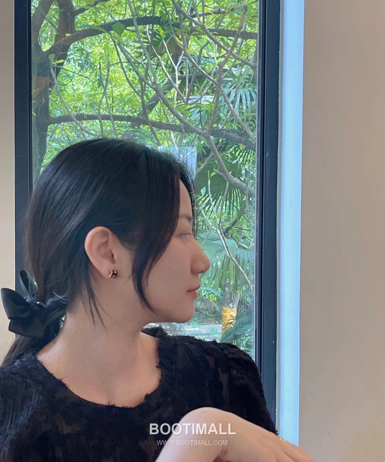 Hermes Mini Pop H Enamel Brass Rose Gold Plated Stud Earring with Logo Detail 에르메스 미니 팝 H 에나멜 황동 로즈골드 도금 스터드 이어링 로고 디테일 3