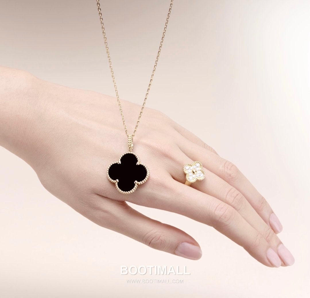 Van Cleef & Arpels Alhambra Clover Malachite Onyx Mother of Pearl Sterling Silver 925 Necklace with Beaded Chain 반클리프아펠 알함브라 클로버 말라카이트 오닉스 자개 스털링 실버 925 네클리스 비드 체인 25