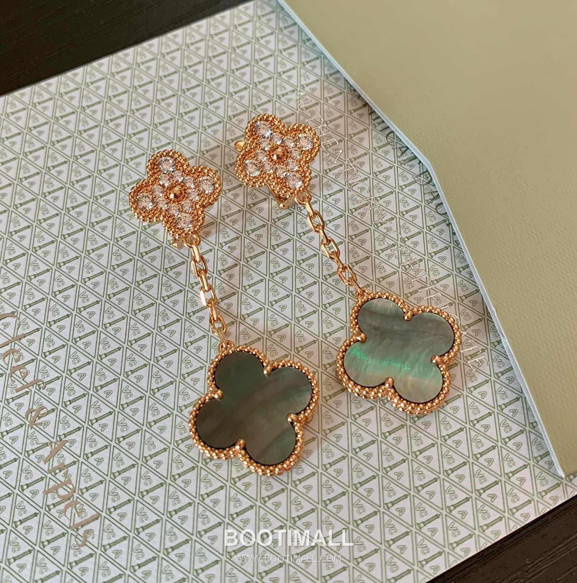 Van Cleef & Arpels Magic Alhambra Mother of Pearl Brass Gold Plated Stud Earring with Clover Motif 반클리프아펠 매직 알함브라 자개 황동 골드도금 스터드 이어링 클로버 모티프 13