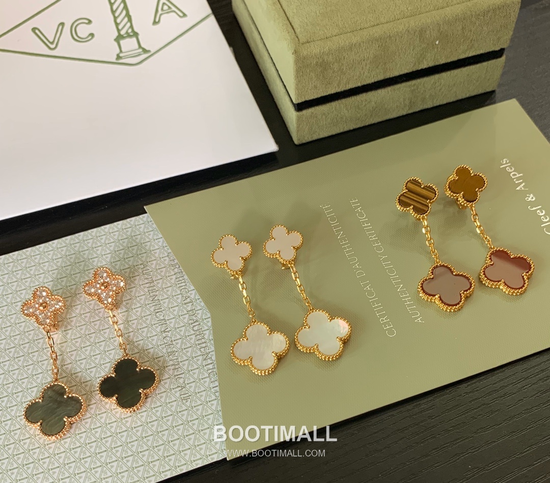 Van Cleef & Arpels Magic Alhambra Mother of Pearl Brass Gold Plated Stud Earring with Clover Motif 반클리프아펠 매직 알함브라 자개 황동 골드도금 스터드 이어링 클로버 모티프 10