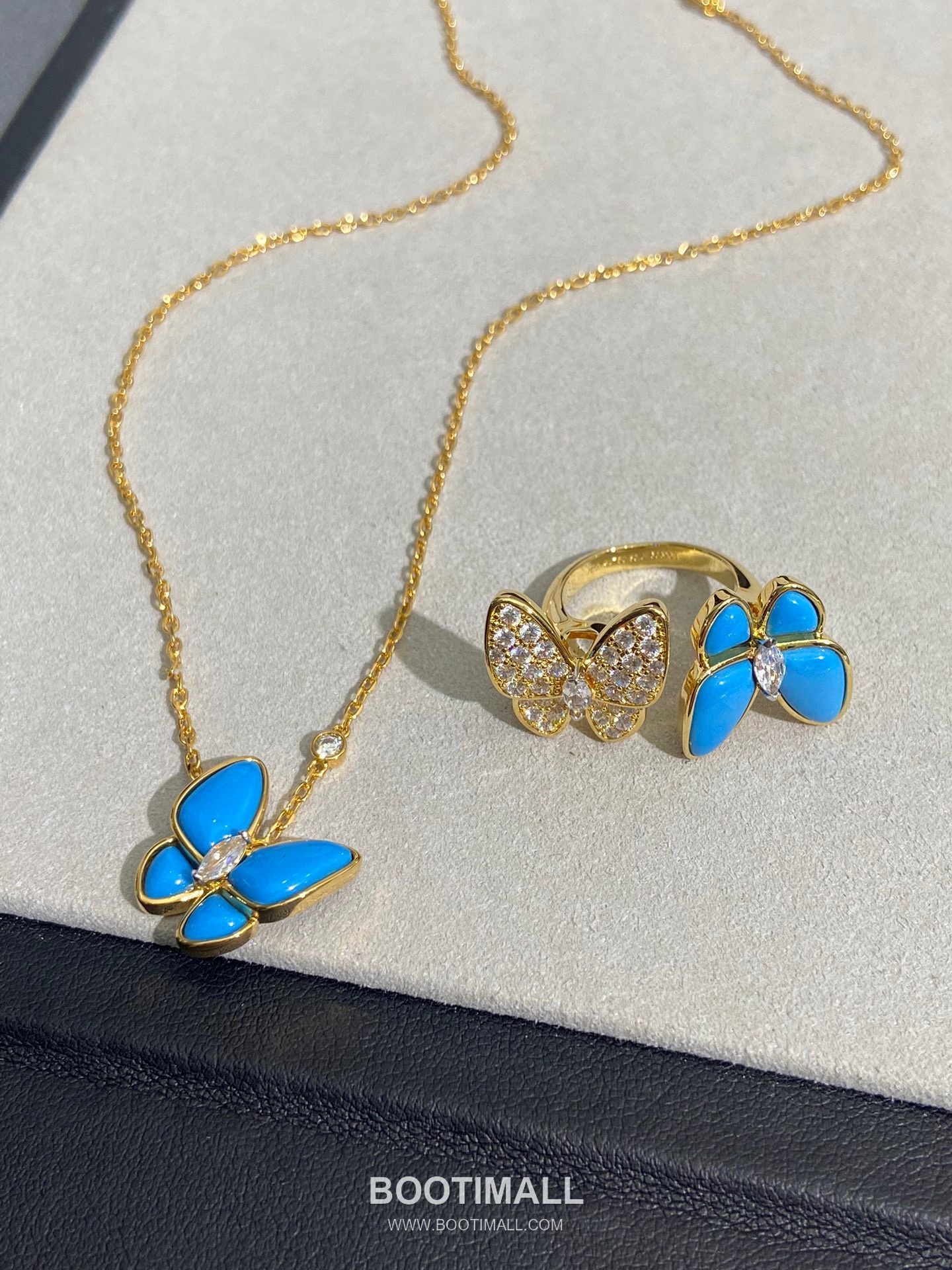 Van Cleef & Arpels Two Butterfly Turquoise Diamond 18K White Gold Necklace with Butterfly Motif 반클리프아펠 투 버터플라이 터키석 다이아 18K 화이트골드 네클리스 버터플라이 모티프 1