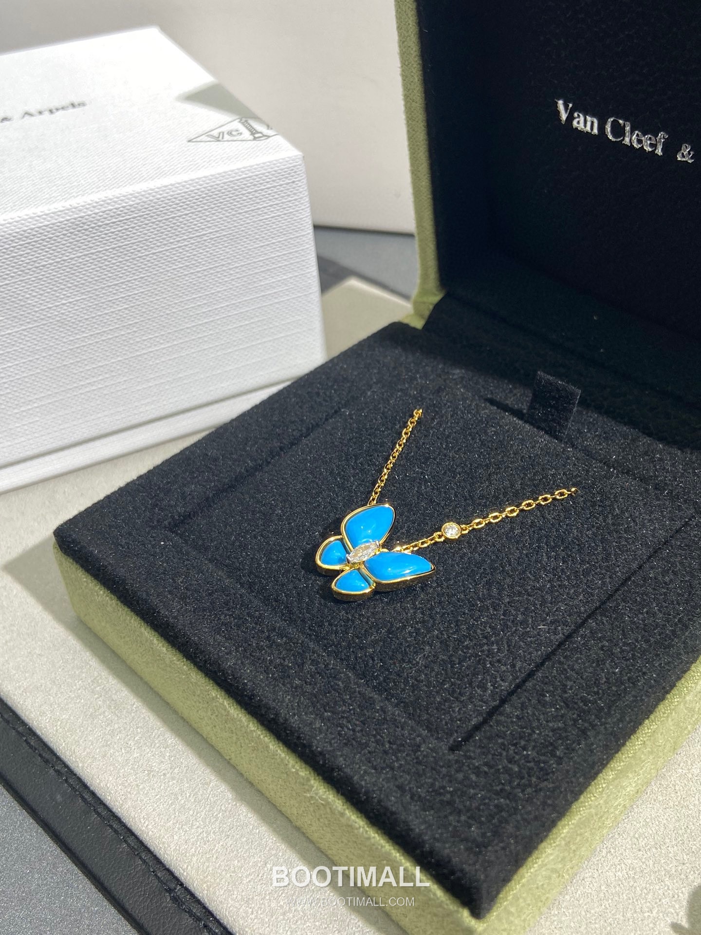 Van Cleef & Arpels Two Butterfly Turquoise Diamond 18K White Gold Necklace with Butterfly Motif 반클리프아펠 투 버터플라이 터키석 다이아 18K 화이트골드 네클리스 버터플라이 모티프 2