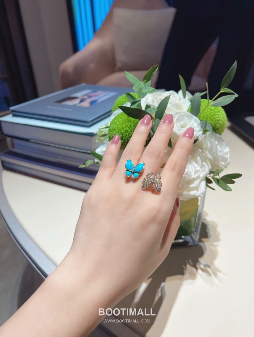 Van Cleef & Arpels Two Butterfly Turquoise Diamond 18K White Gold Necklace with Butterfly Motif 반클리프아펠 투 버터플라이 터키석 다이아 18K 화이트골드 네클리스 버터플라이 모티프 13
