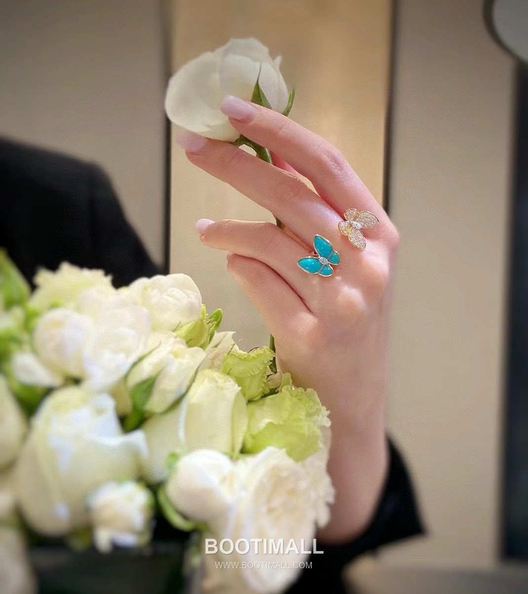 Van Cleef & Arpels Two Butterfly Turquoise Diamond 18K White Gold Necklace with Butterfly Motif 반클리프아펠 투 버터플라이 터키석 다이아 18K 화이트골드 네클리스 버터플라이 모티프 15