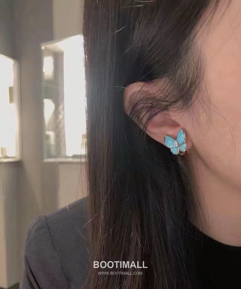 Van Cleef & Arpels Two Butterfly Turquoise Diamond 18K White Gold Necklace with Butterfly Motif 반클리프아펠 투 버터플라이 터키석 다이아 18K 화이트골드 네클리스 버터플라이 모티프 21