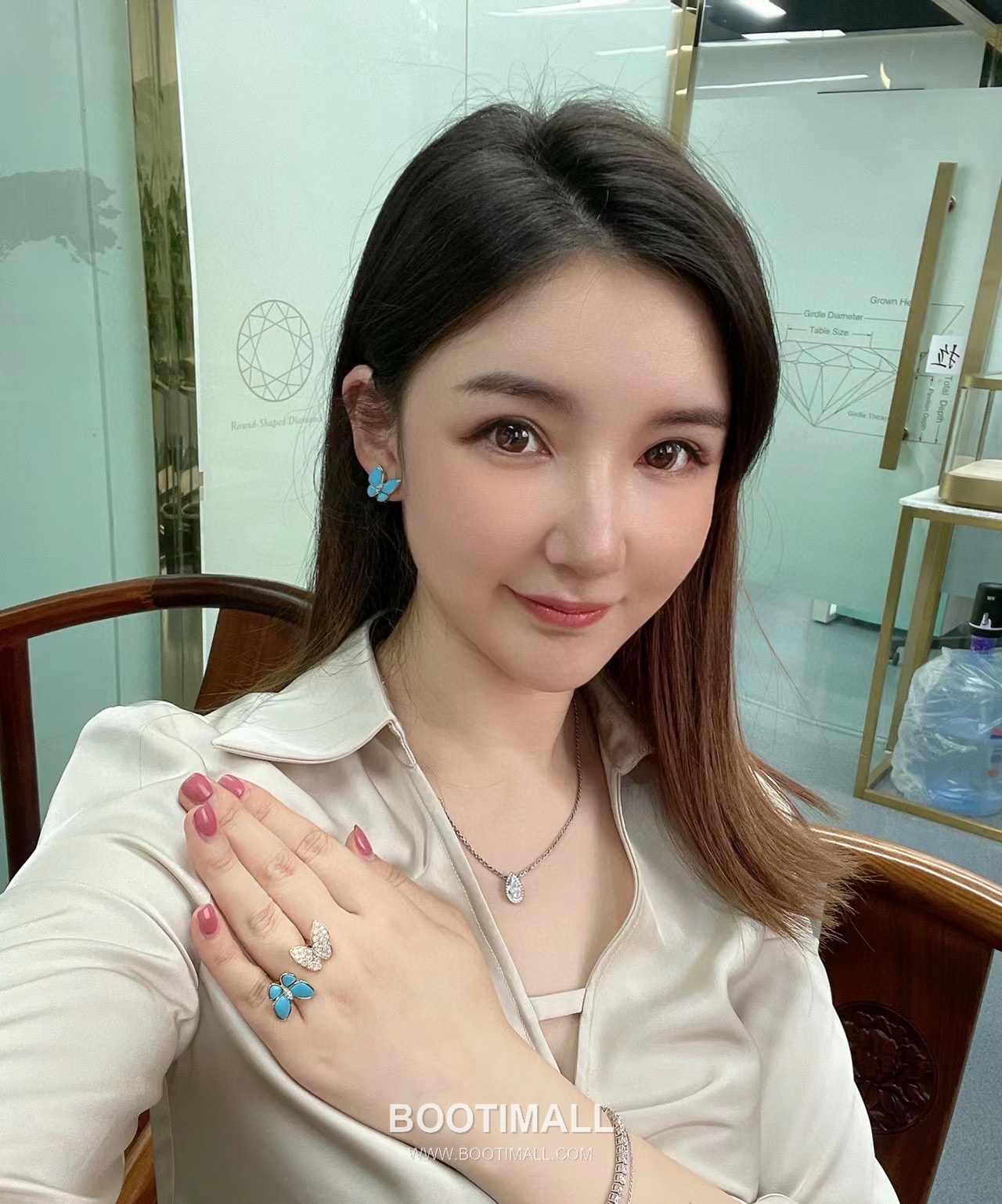 Van Cleef & Arpels Two Butterfly Turquoise Diamond 18K White Gold Necklace with Butterfly Motif 반클리프아펠 투 버터플라이 터키석 다이아 18K 화이트골드 네클리스 버터플라이 모티프 25
