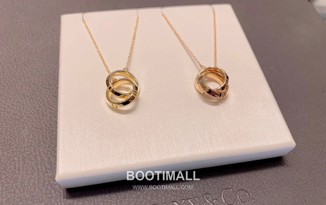 Tiffany & Co Atlas X Closed Interlocking 18K Rose Gold Necklace with Double Ring Pendant 티파니앤코 아틀라스 X 클로즈드 인터로킹 18K 로즈골드 네클리스 더블 링 펜던트 4