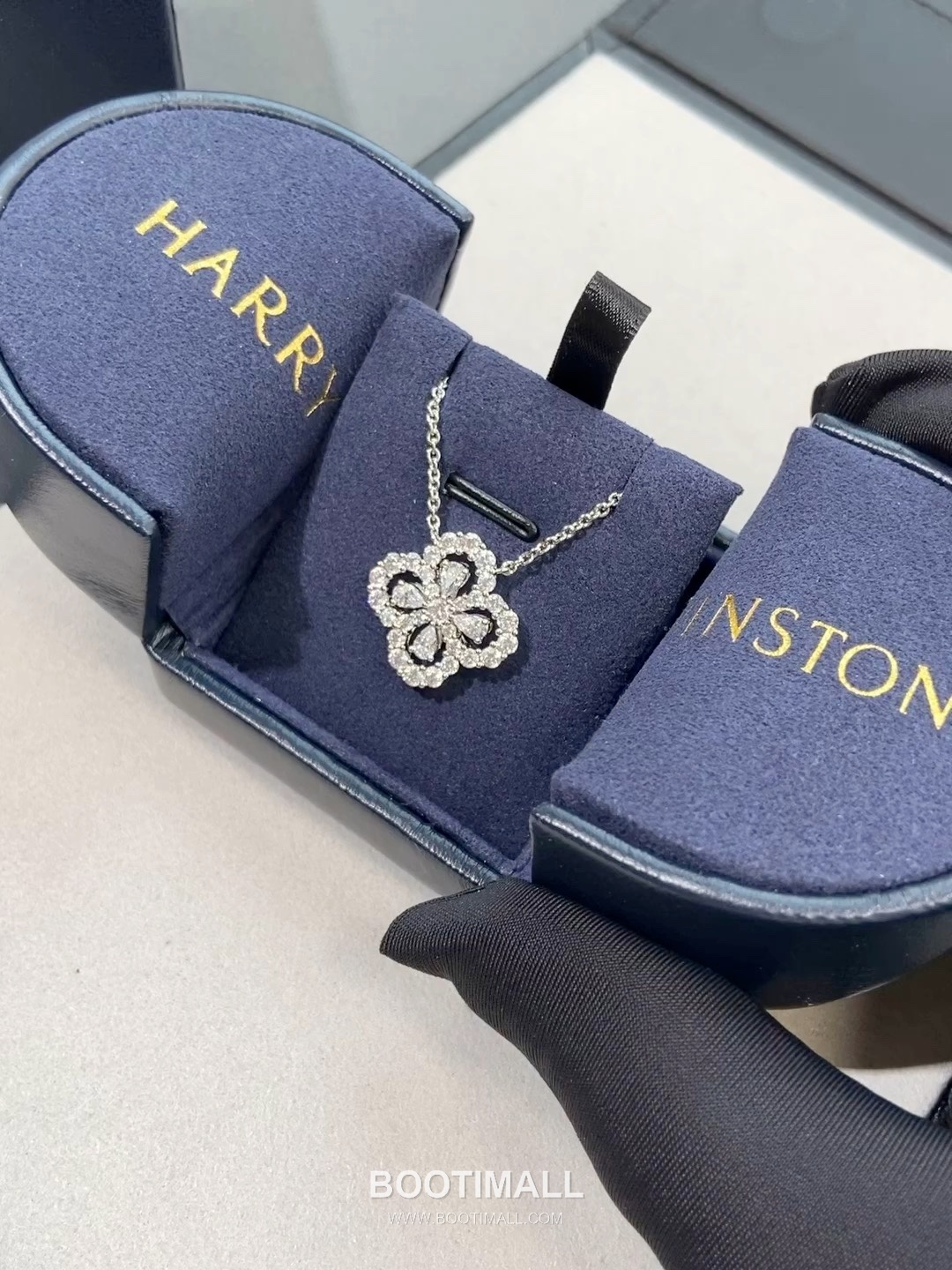 Harry Winston Diamond Loop Flower Sterling Silver 925 Gold Plated Necklace with Teardrop Crystal Pendant 해리윈스턴 다이아 루프 플라워 스털링 실버 925 골드도금 네클리스 티어드롭 크리스탈 펜던트 40cm 2