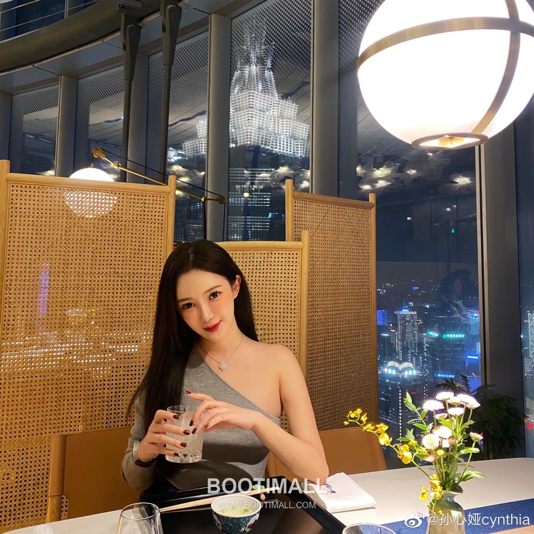 Harry Winston Diamond Loop Flower Sterling Silver 925 Gold Plated Necklace with Teardrop Crystal Pendant 해리윈스턴 다이아 루프 플라워 스털링 실버 925 골드도금 네클리스 티어드롭 크리스탈 펜던트 40cm 10