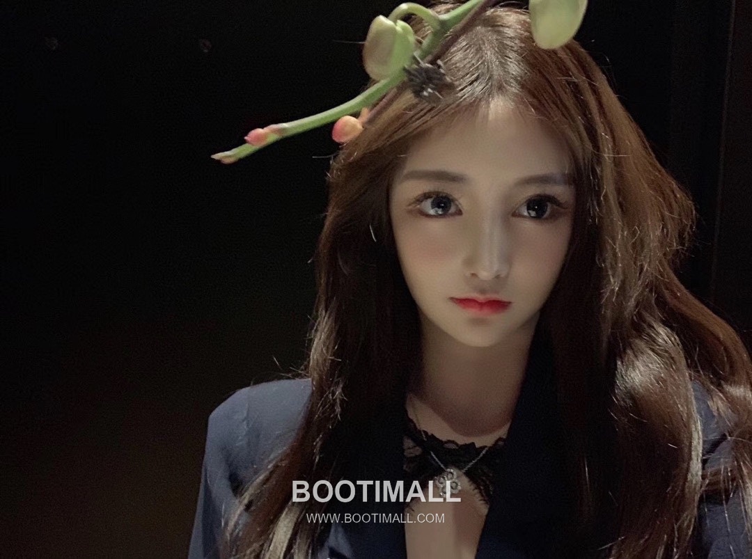 Harry Winston Diamond Loop Flower Sterling Silver 925 Gold Plated Necklace with Teardrop Crystal Pendant 해리윈스턴 다이아 루프 플라워 스털링 실버 925 골드도금 네클리스 티어드롭 크리스탈 펜던트 40cm 19