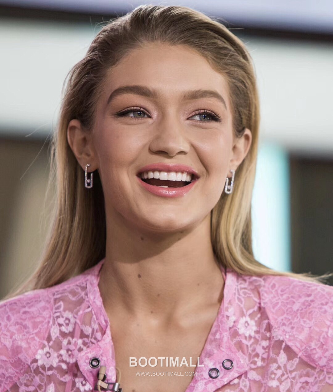 Messika Lucky Bead Diamond Sterling Silver 925 Stud Earring with Fixed Ball Detail 메시카 럭키 비드 다이아 스털링 실버 925 스터드 이어링 고정 볼 디테일 1