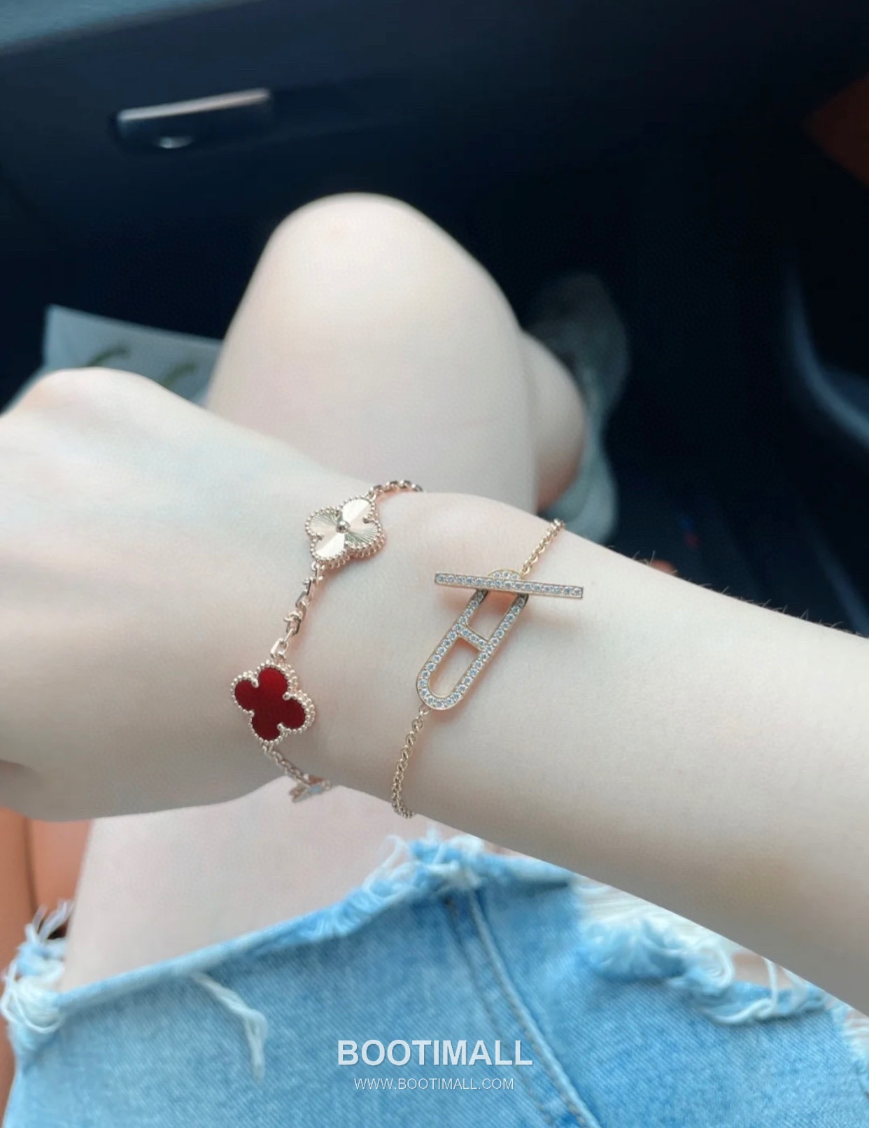 Van Cleef & Arpels Alhambra Carnelian Laser Engraved 18K Yellow Gold Bracelet with Clover Motif 반클리프아펠 알함브라 카넬리안 레이저 인그레이브드 18K 옐로우골드 브레이슬릿 클로버 모티프 8