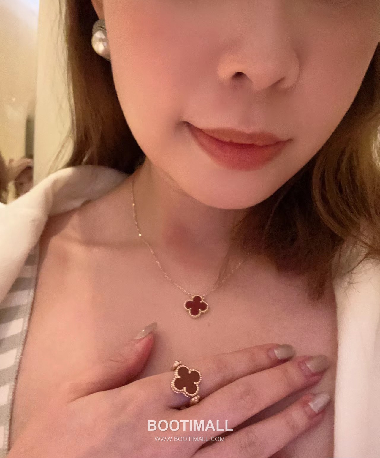 Van Cleef & Arpels Alhambra Carnelian Diamond Brass Gold Plated Ring with Rotating Clover Motif 반클리프아펠 알함브라 카넬리안 다이아 황동 골드도금 링 회전형 클로버 모티프 2