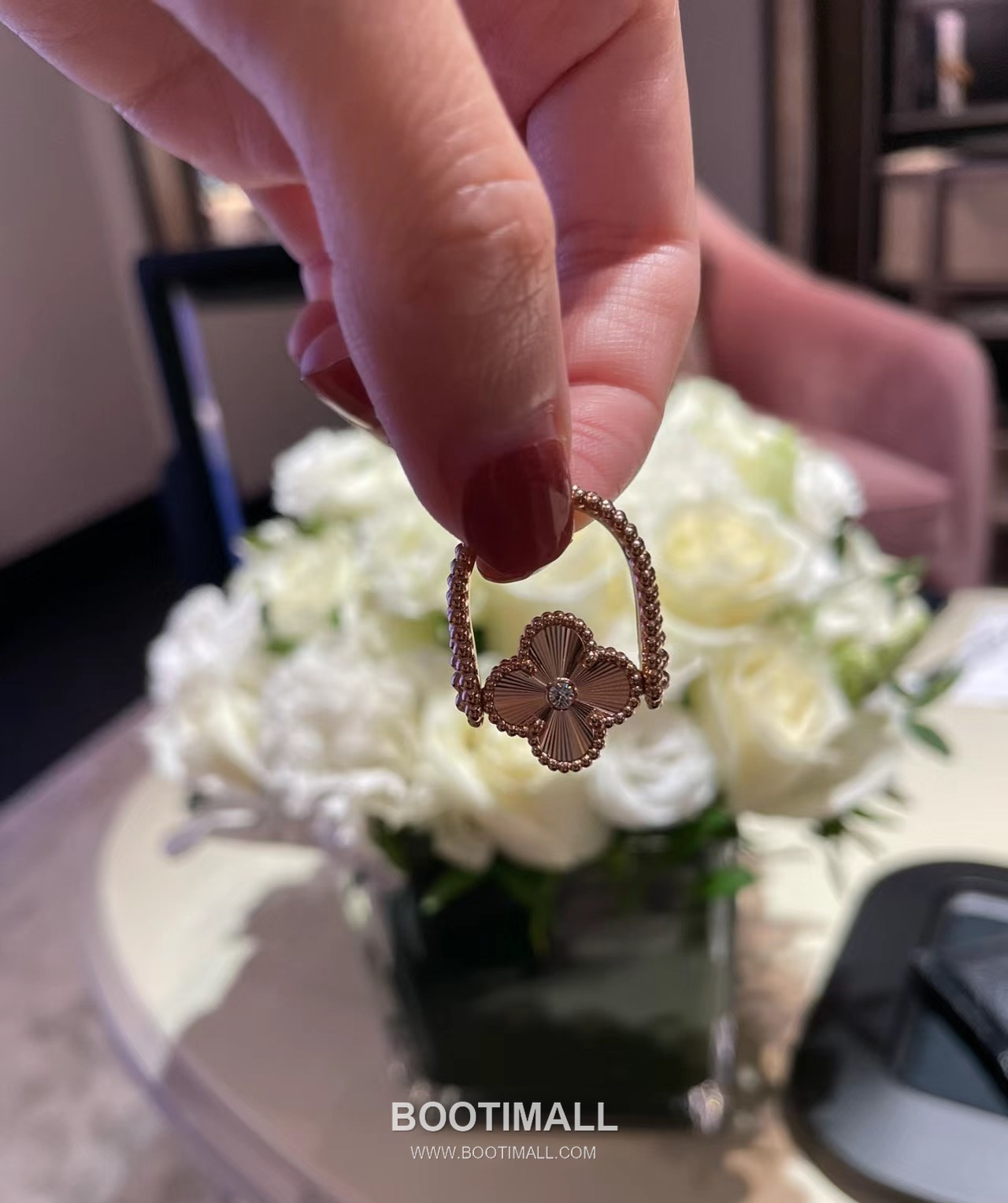 Van Cleef & Arpels Alhambra Carnelian Diamond Brass Gold Plated Ring with Rotating Clover Motif 반클리프아펠 알함브라 카넬리안 다이아 황동 골드도금 링 회전형 클로버 모티프 6