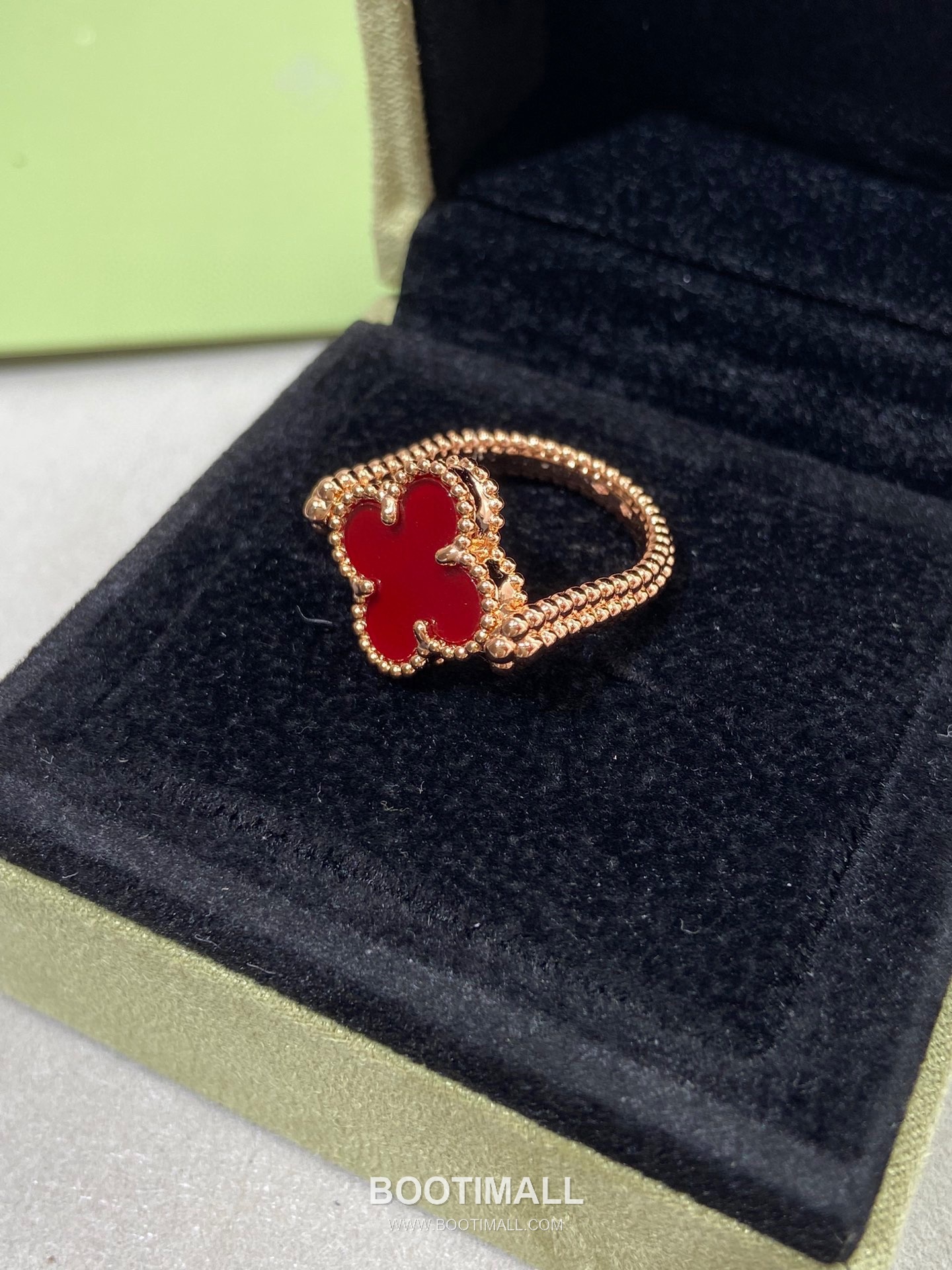 Van Cleef & Arpels Alhambra Carnelian Diamond Brass Gold Plated Ring with Rotating Clover Motif 반클리프아펠 알함브라 카넬리안 다이아 황동 골드도금 링 회전형 클로버 모티프 9
