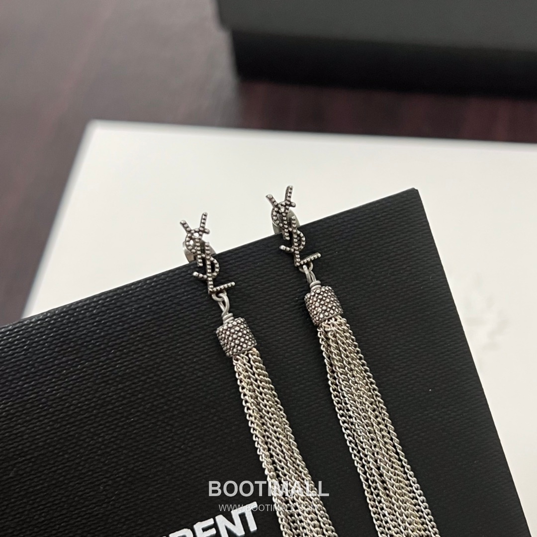 Saint Laurent Tassel Brass Gold Plated Drop Earring with Fringe Chain Detail 생로랑 태슬 황동 골드도금 드롭 이어링 프린지 체인 디테일 3