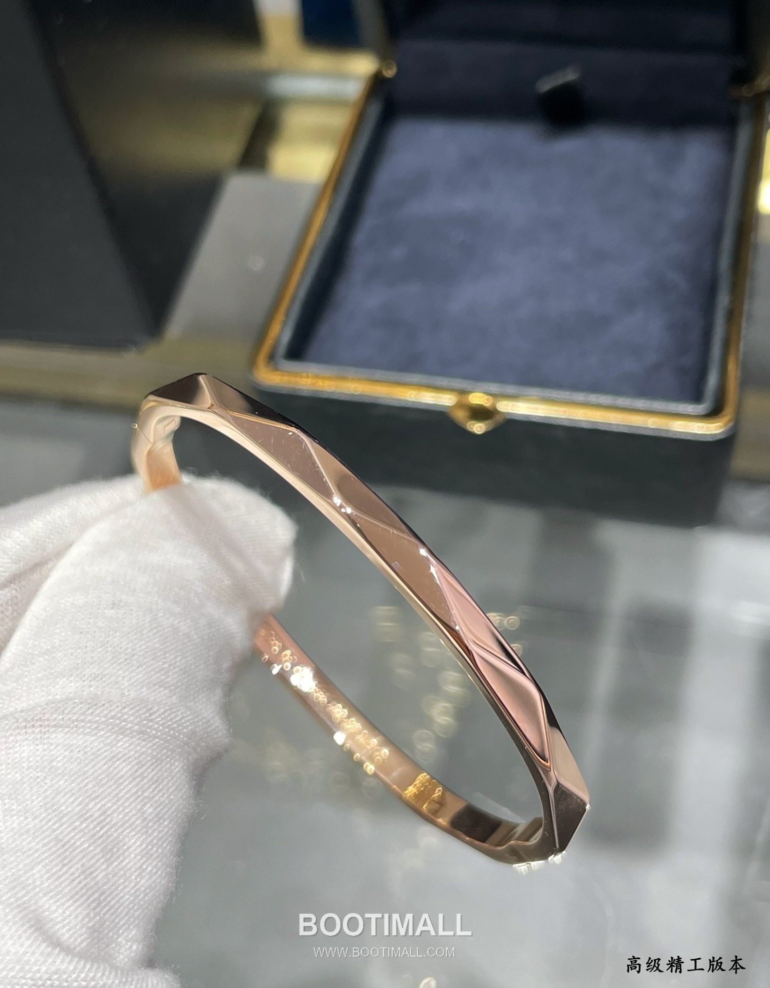 Graff Diamond Shape Plain Brass Silver Plated Bracelet with Geometric Motif 그라프 다이아몬드 쉐입 플레인 황동 실버도금 브레이슬릿 기하학 모티프 3