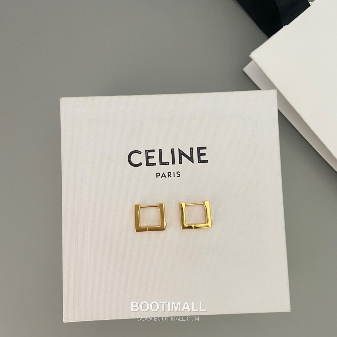 Celine Square Brass Gold Plated Stud Earring with Minimal Logo Detail 셀린느 스퀘어 황동 골드도금 스터드 이어링 미니멀 로고 디테일 1