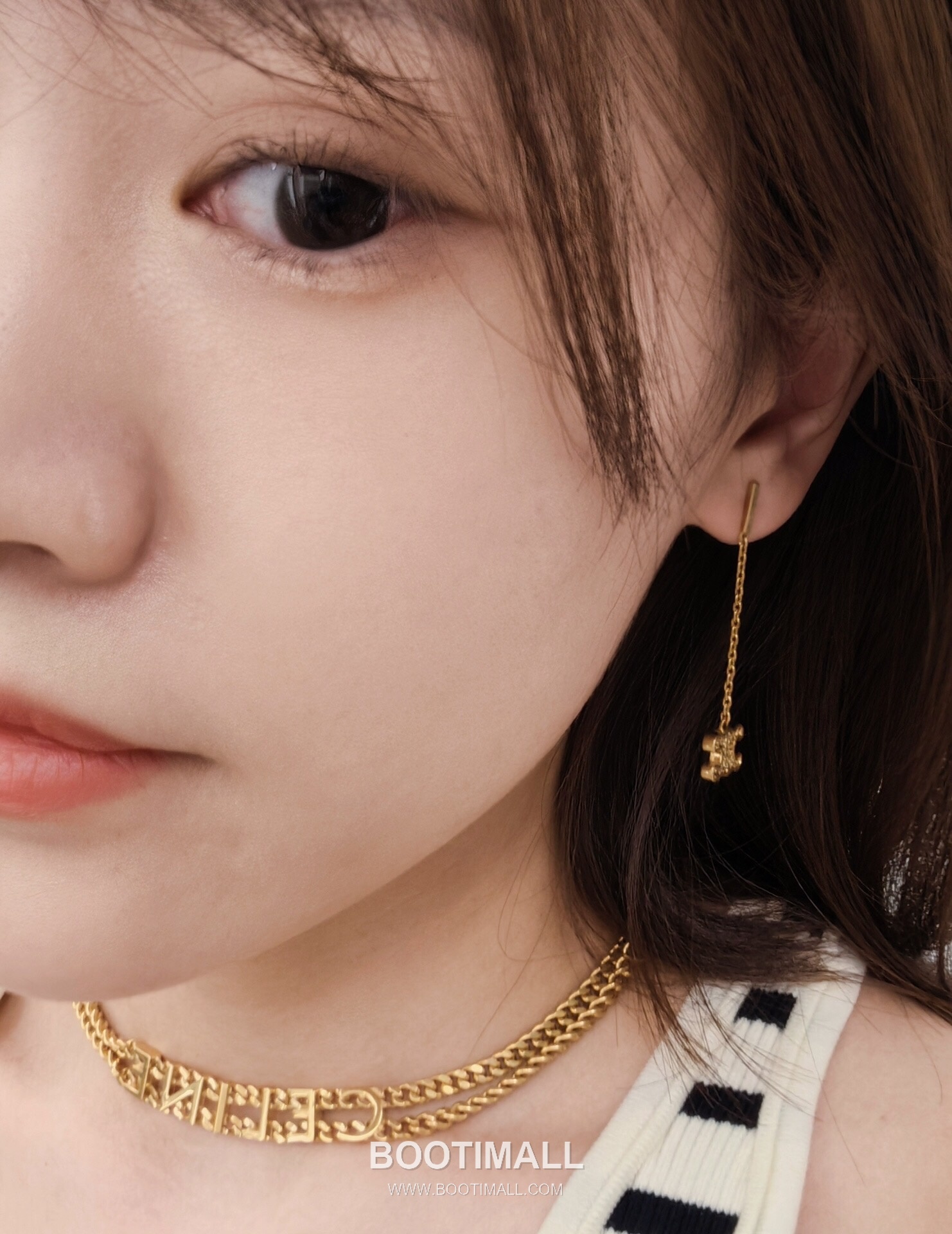 Celine Triomphe Full Crystal Brass Gold Plated Long Chain Drop Earring with Logo Pendant 셀린느 트리옹프 풀 크리스탈 황동 골드도금 롱 체인 드롭 이어링 로고 펜던트 1