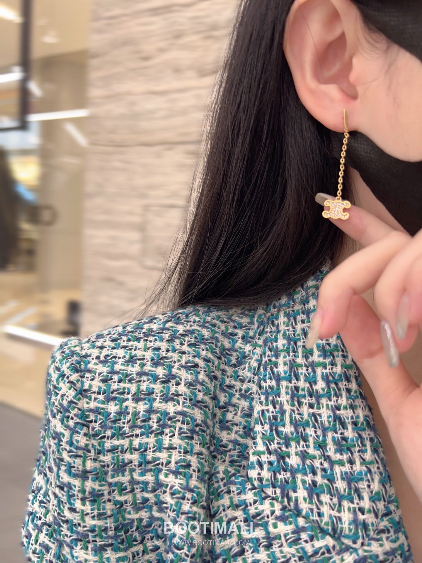 Celine Triomphe Full Crystal Brass Gold Plated Long Chain Drop Earring with Logo Pendant 셀린느 트리옹프 풀 크리스탈 황동 골드도금 롱 체인 드롭 이어링 로고 펜던트 4