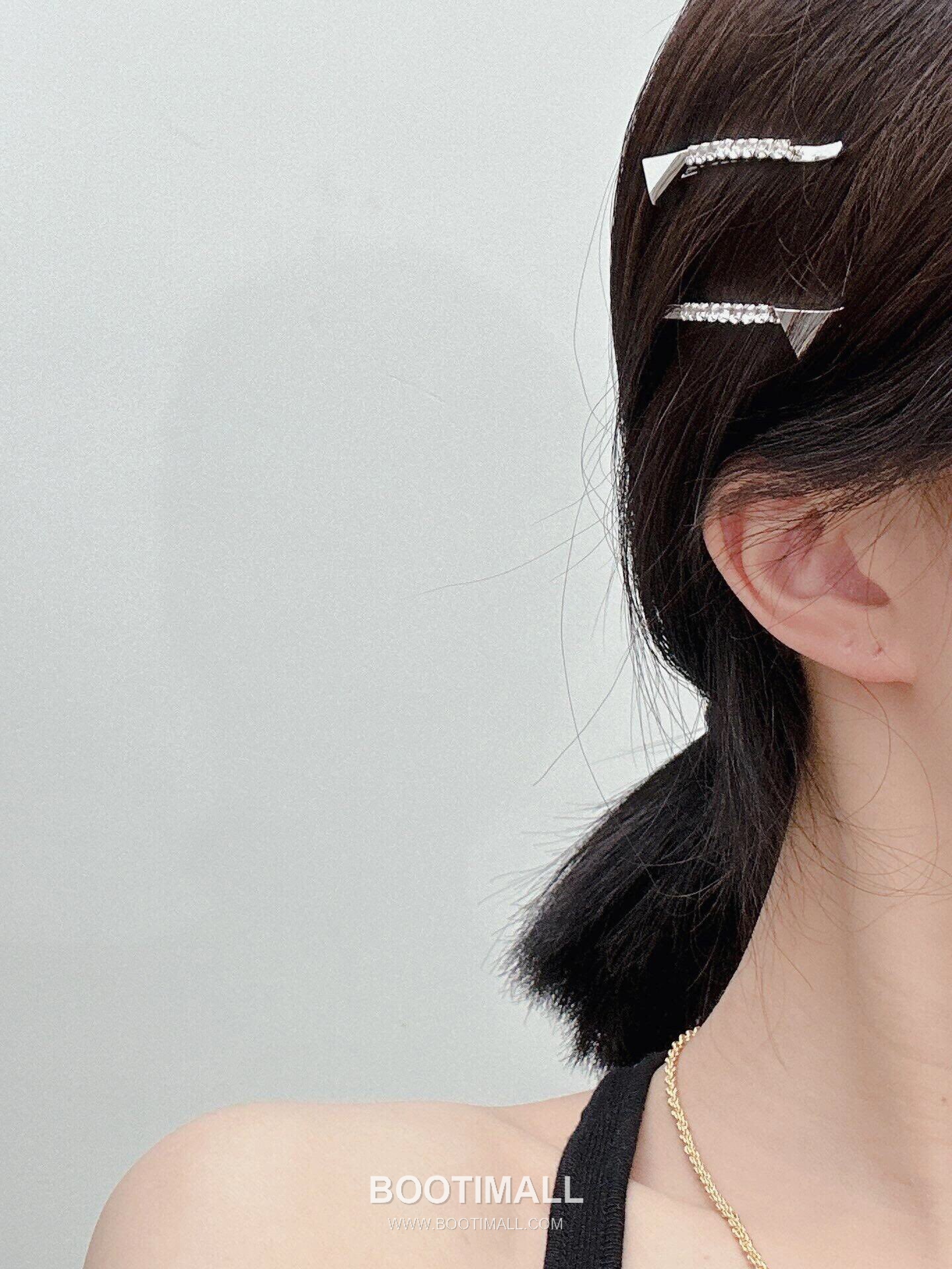 Prada Triangle Logo Brass Gold Silver Plated Hair Clip with Icon Plate Detail 프라다 트라이앵글 로고 황동 골드 실버도금 헤어 클립 아이콘 플레이트 디테일 9