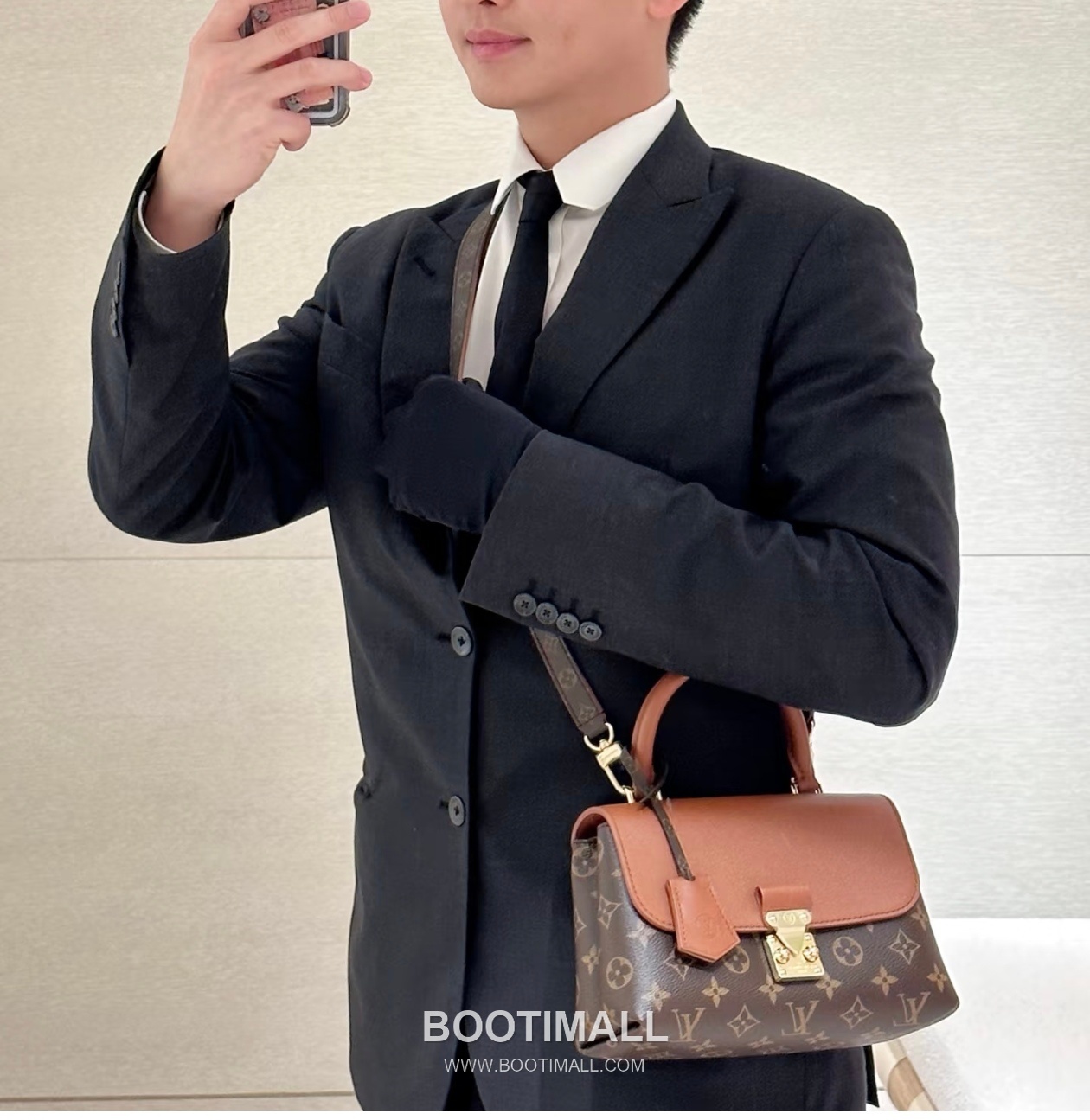 Louis Vuitton Madeleine BB Calfskin Leather Top Handle Bag with Flap Lock Detail 루이비통 마들렌 BB 카프스킨 탑핸들 플랩락 토트백 M27511 24cm 6